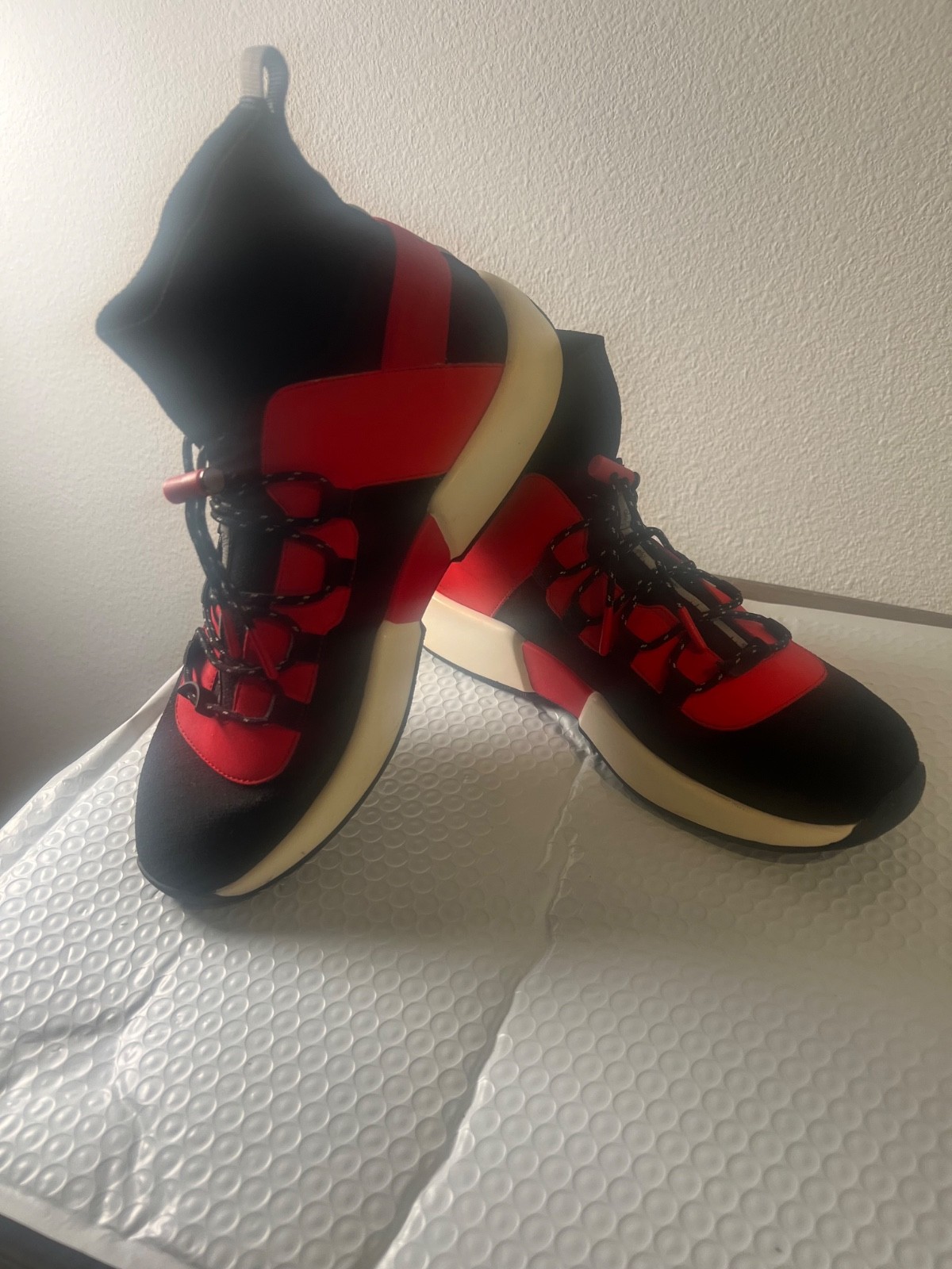 Alo Yoga Wanderer Sneakers Black Cherry High Top Sock Like Ankle Collar Size 9