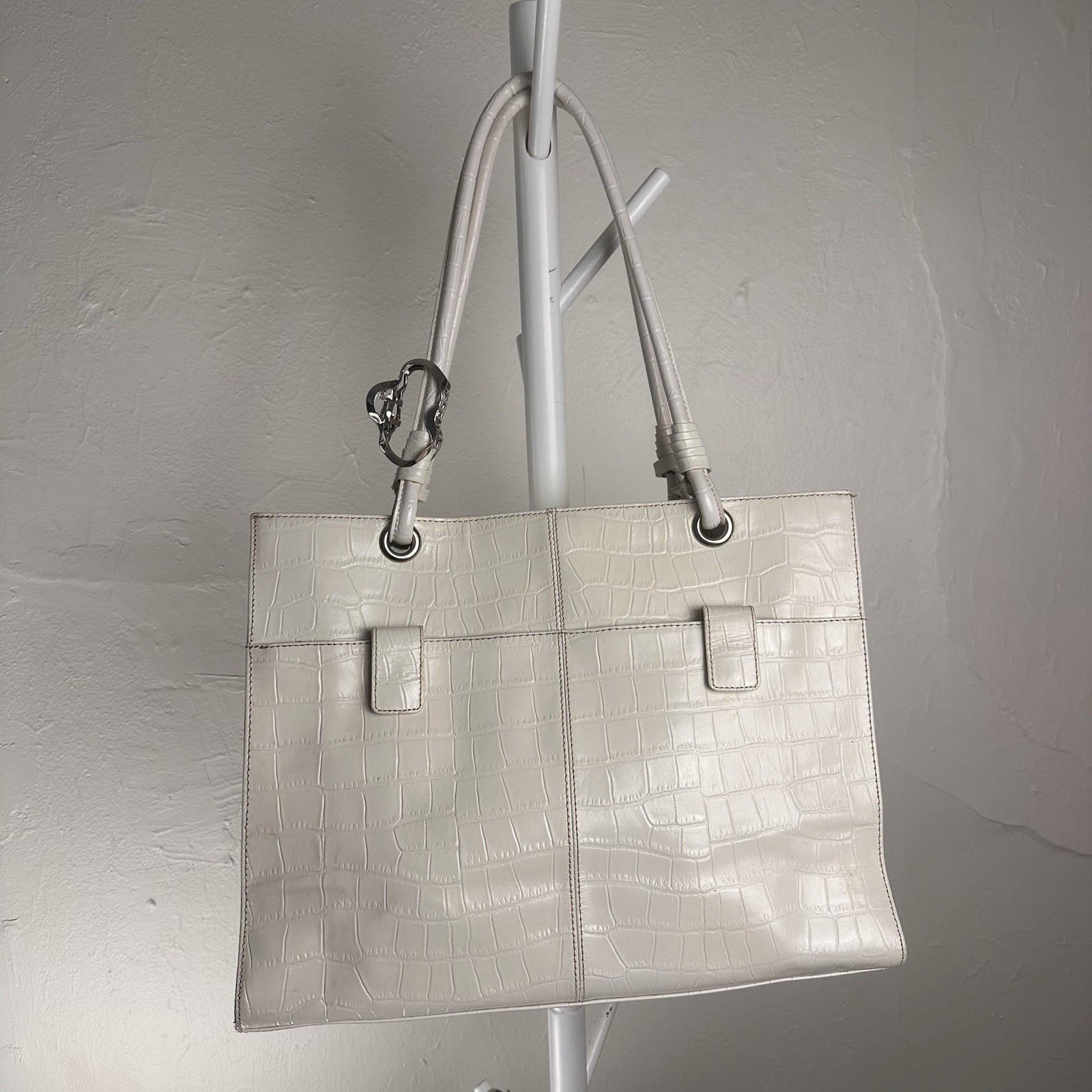 Wilson Leather Women’s White Embossed Tote Animal Print Lining Snap Zip Pockets