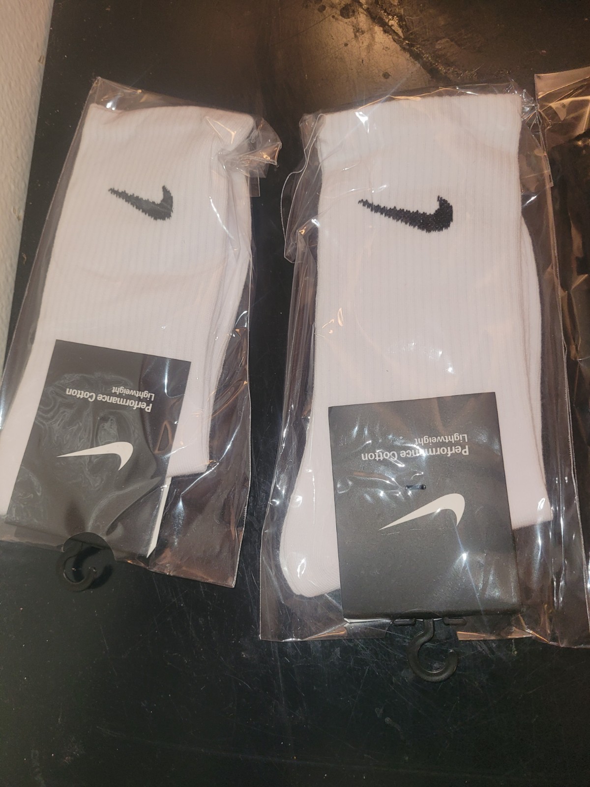 1 Pair/Nike Men’s Cotton Athletic Socks Logo Solid White/Black