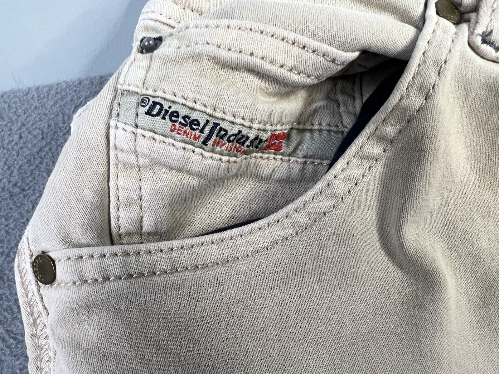 Diesel Women’s Pants Jeans Size 28/6 US SIZE Beige Tan Stretch Cotton 28” Inseam