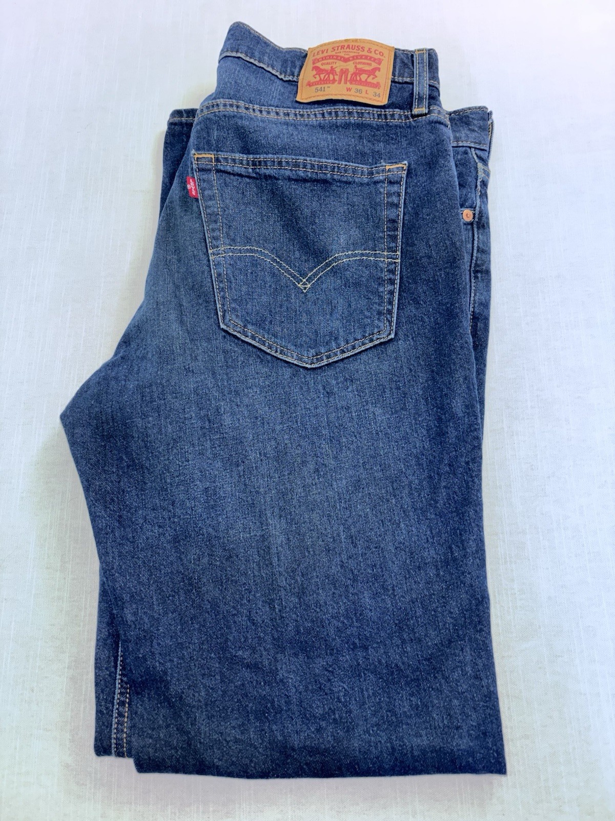 Levi’s 541 Dark Blue Men’s Stretch Athletic Tapered Denim Jeans Size 36W X 34L