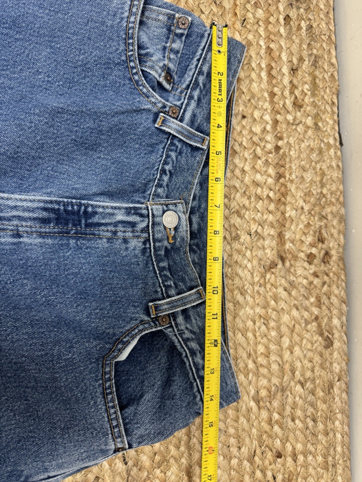 Levi’s Vintage Women’s 550 Relaxed Fit Tapered Mom Jean 29” USA