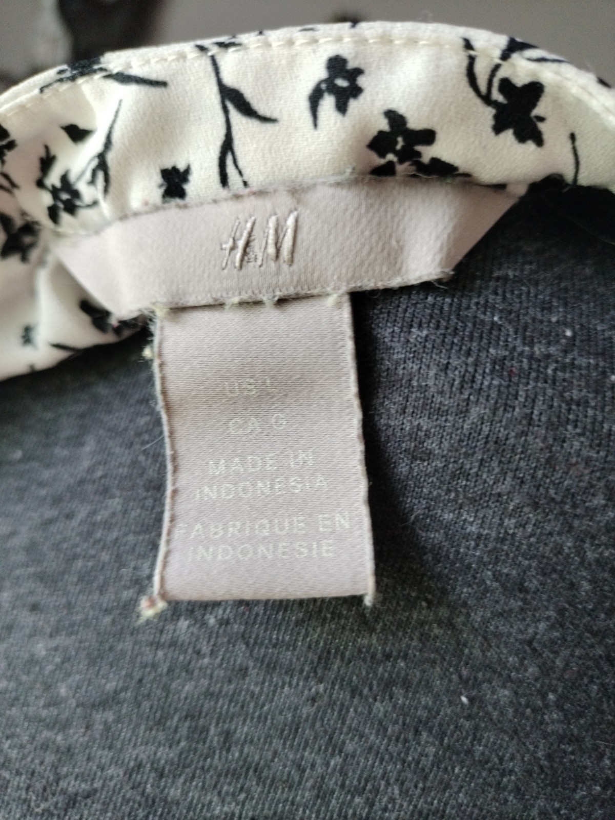 H M Women’s Business Casual Top Large White Black Flowers