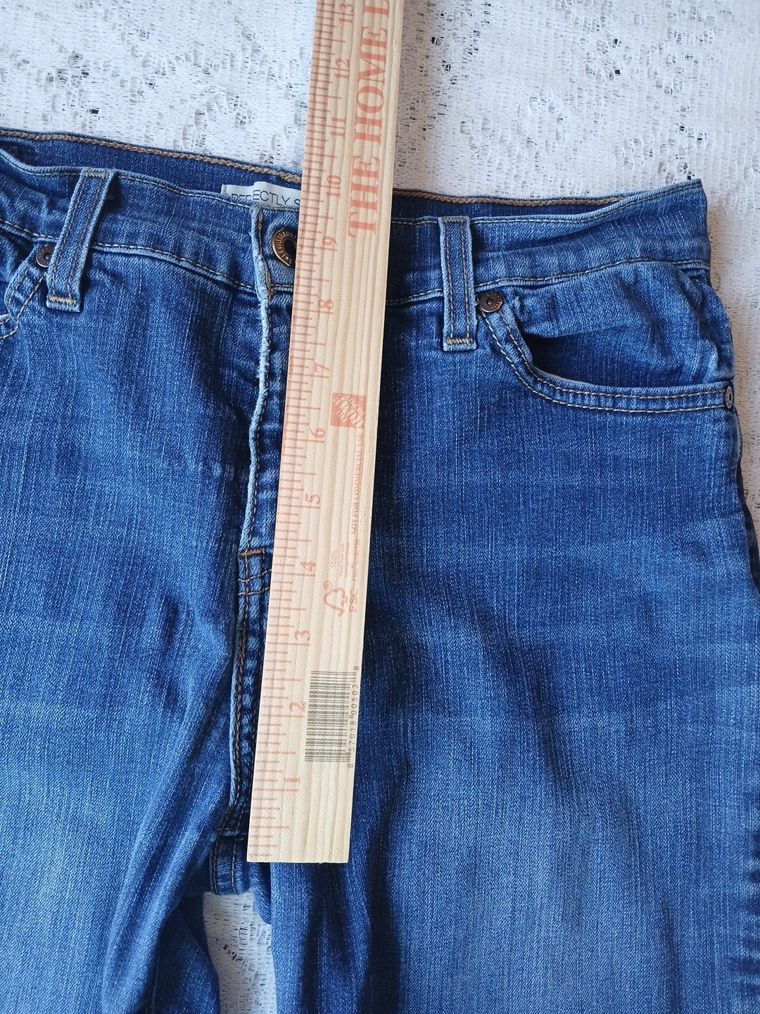 Levis 512 Perfectly Slimming Womens Jeans Size 8M (Waist 28) Bootcut Mid Rise