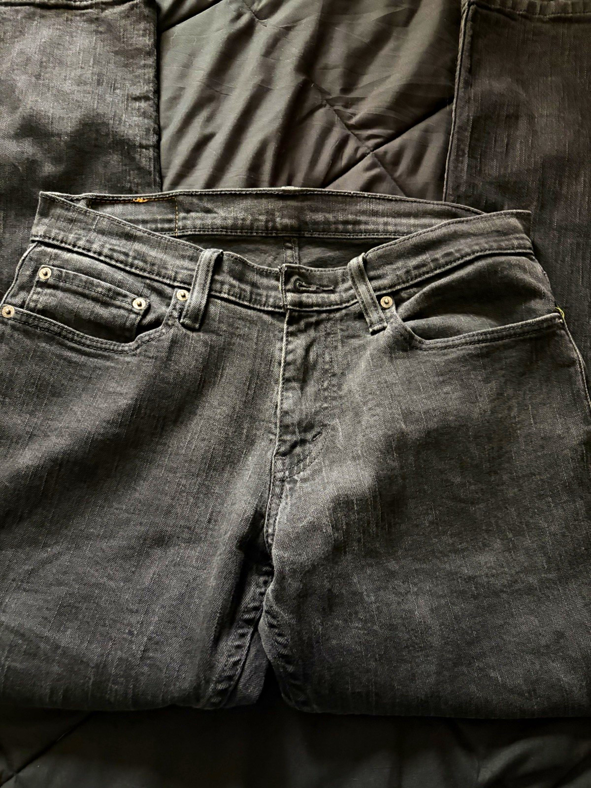 Levi’s Gray Dark Wash Denim Jeans Slim Fit Straight Mid Rise 5-Pocket