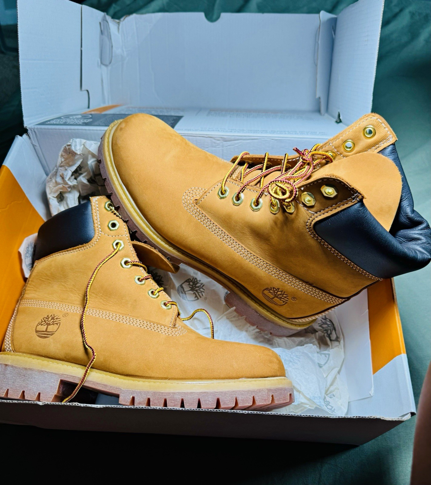 Timberland Men’s Waterproof Nubuck 6″ Lace-Up Work Boots Wheat US 6.5 M