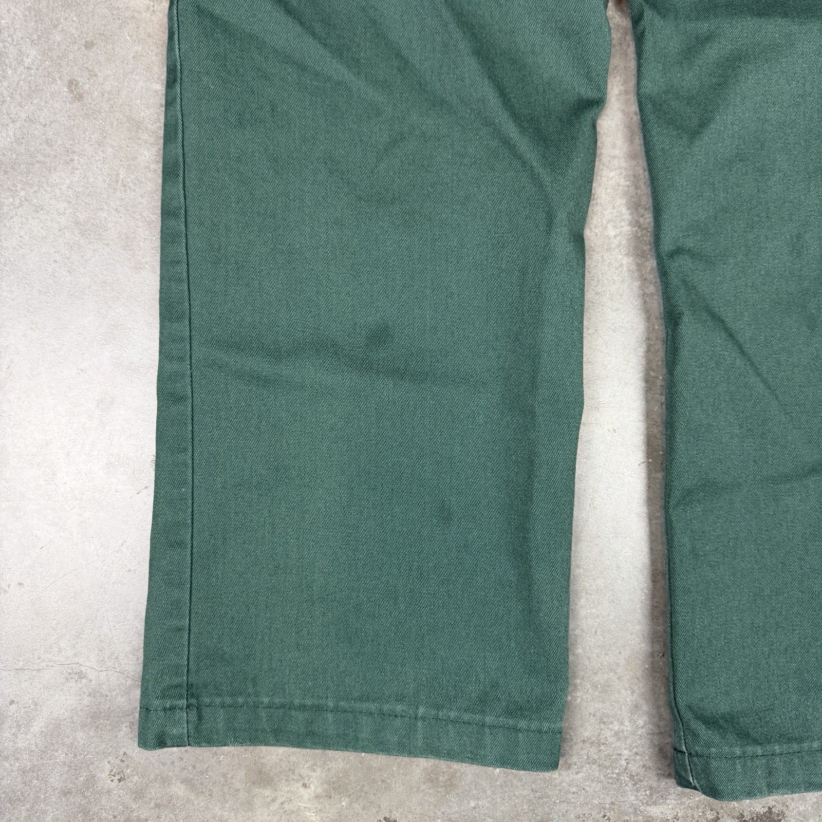 Dickies 874 Pants Mens 32×30 Green Work Wear Skateboard Flaws