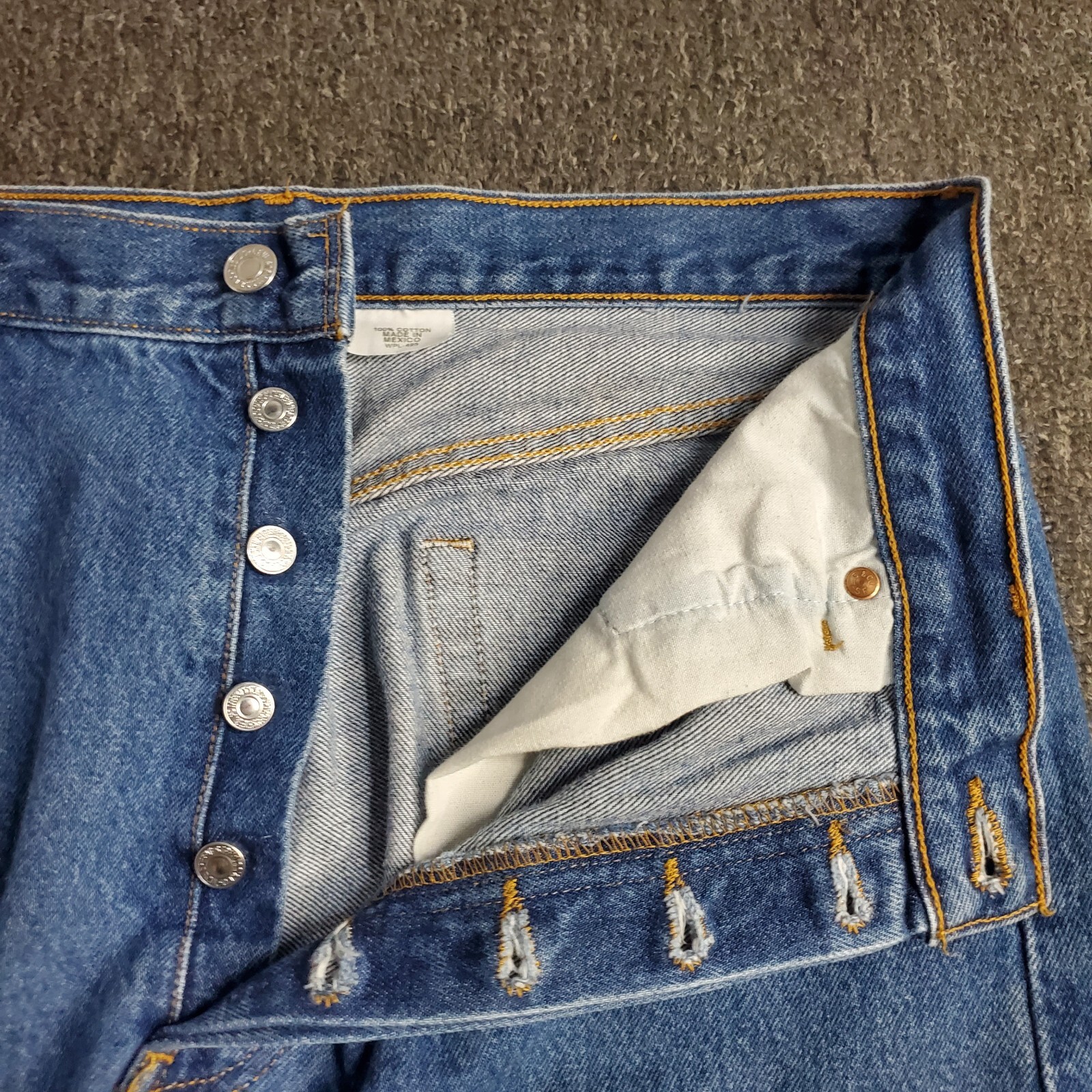 Vtg Levi’s 501XX Jeans Mens 36×32 Blue Straight Medium Wash Button Fly Fit 34×28