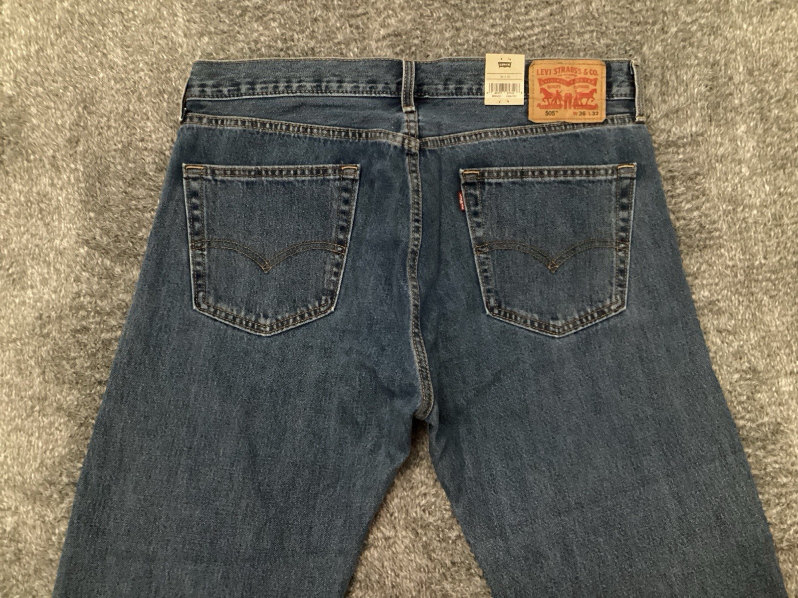 Men’s Levi’s 505 Straight Leg Cotton Regular Fit Size 36X32 Brand NEW
