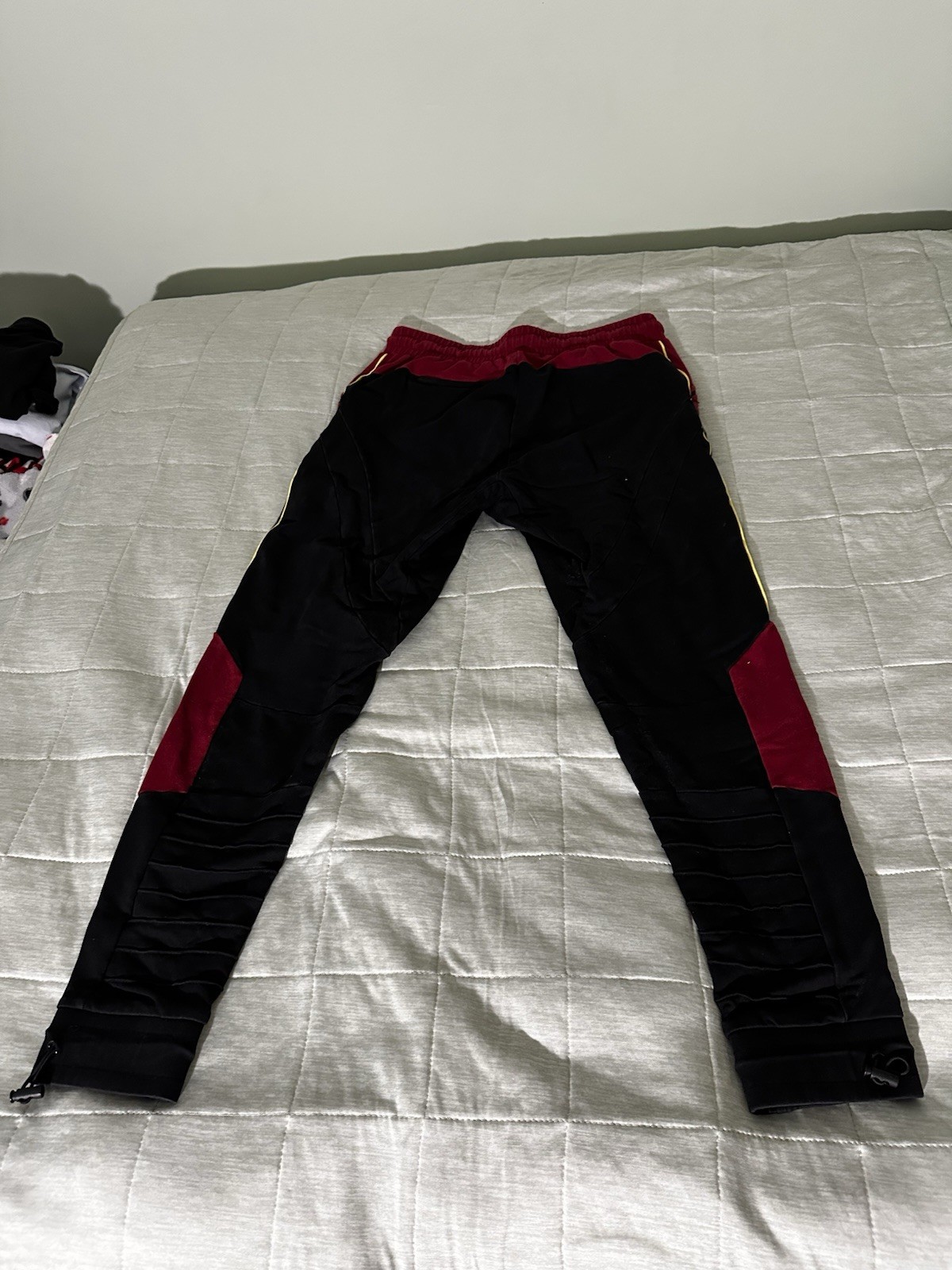 SUPERX Men’s Robin Jogger Pants Black/Red Colorblock Drawstring Elastic Waist M