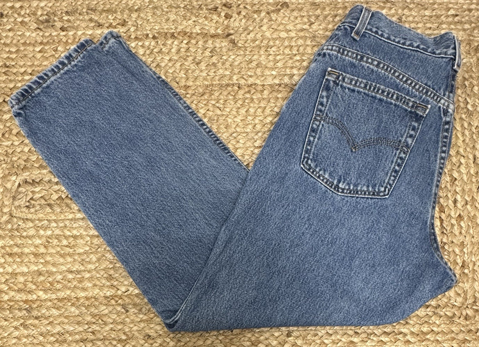 Levi’s Vintage Women’s 550 Relaxed Fit Tapered Mom Jean 29” USA