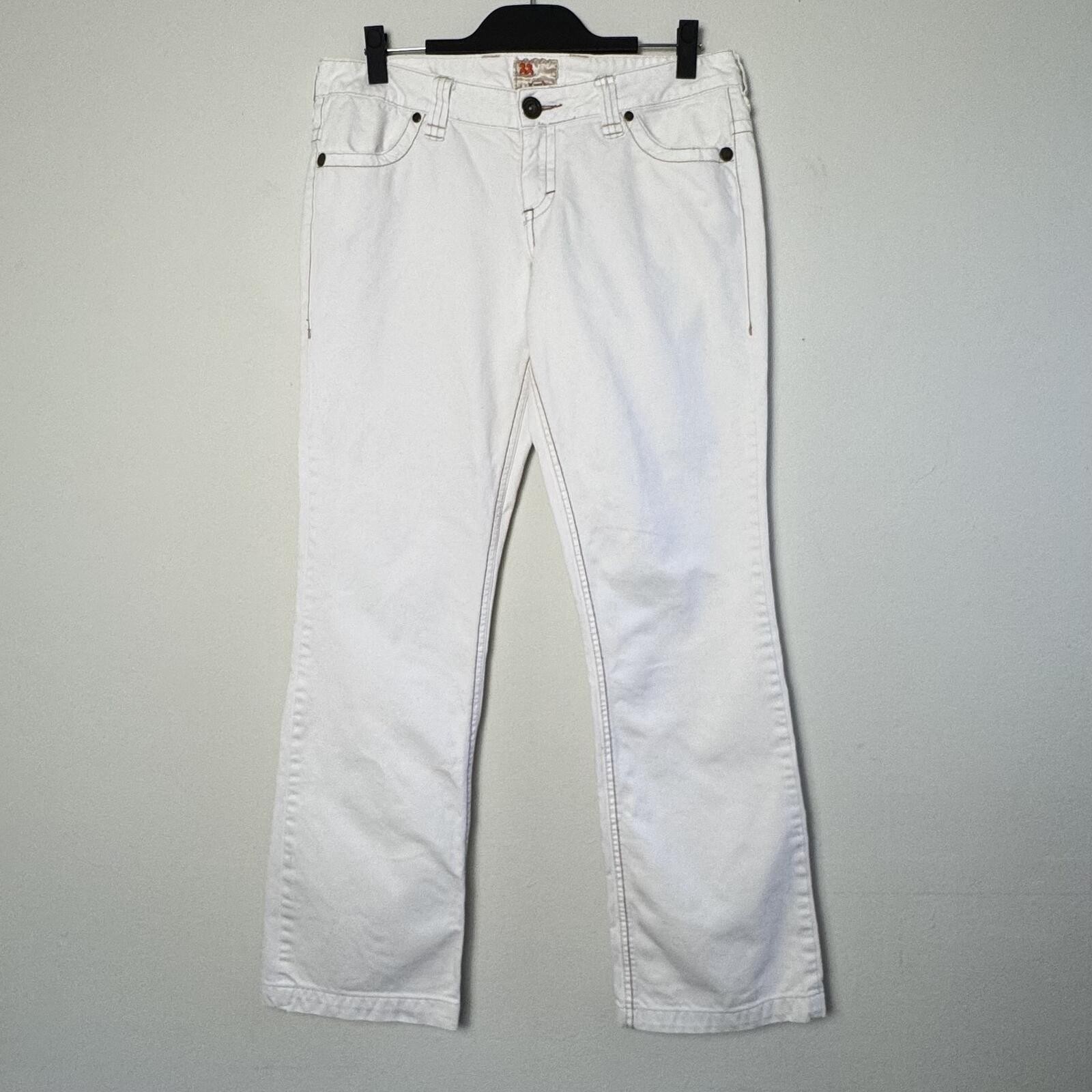 Y2K bootcut lowrise jeans white + contrast stitching and pocket details