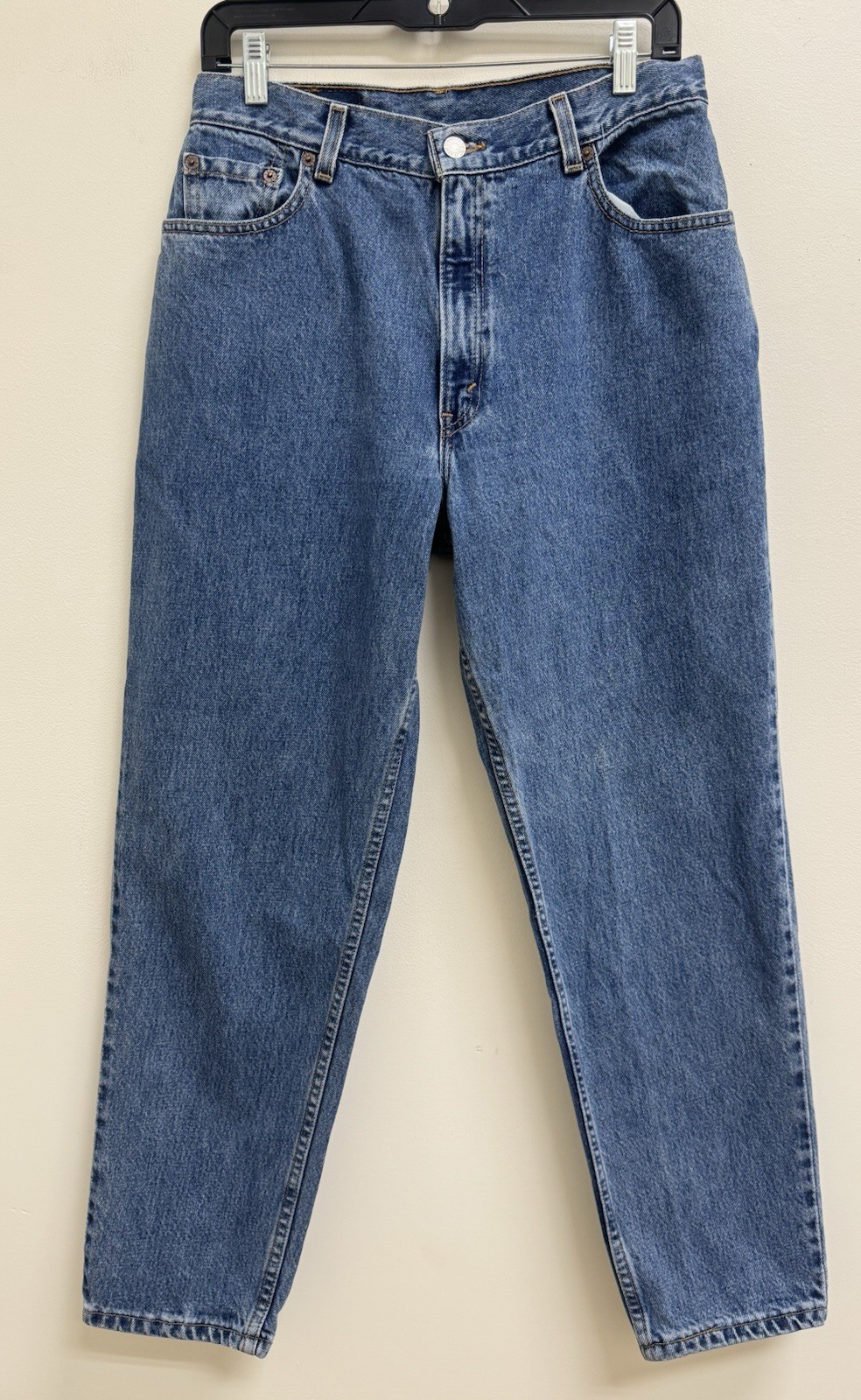 Levi’s Vintage Women’s 550 Relaxed Fit Tapered Mom Jean 29” USA