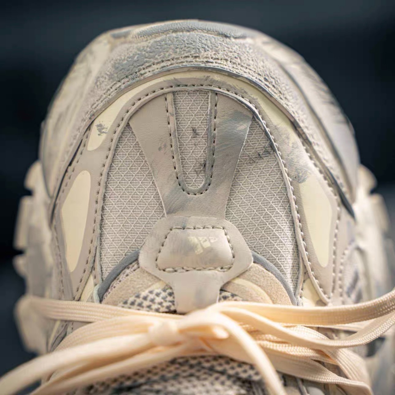 adidas XLG Runner Deluxe Wonder Beige JR9632