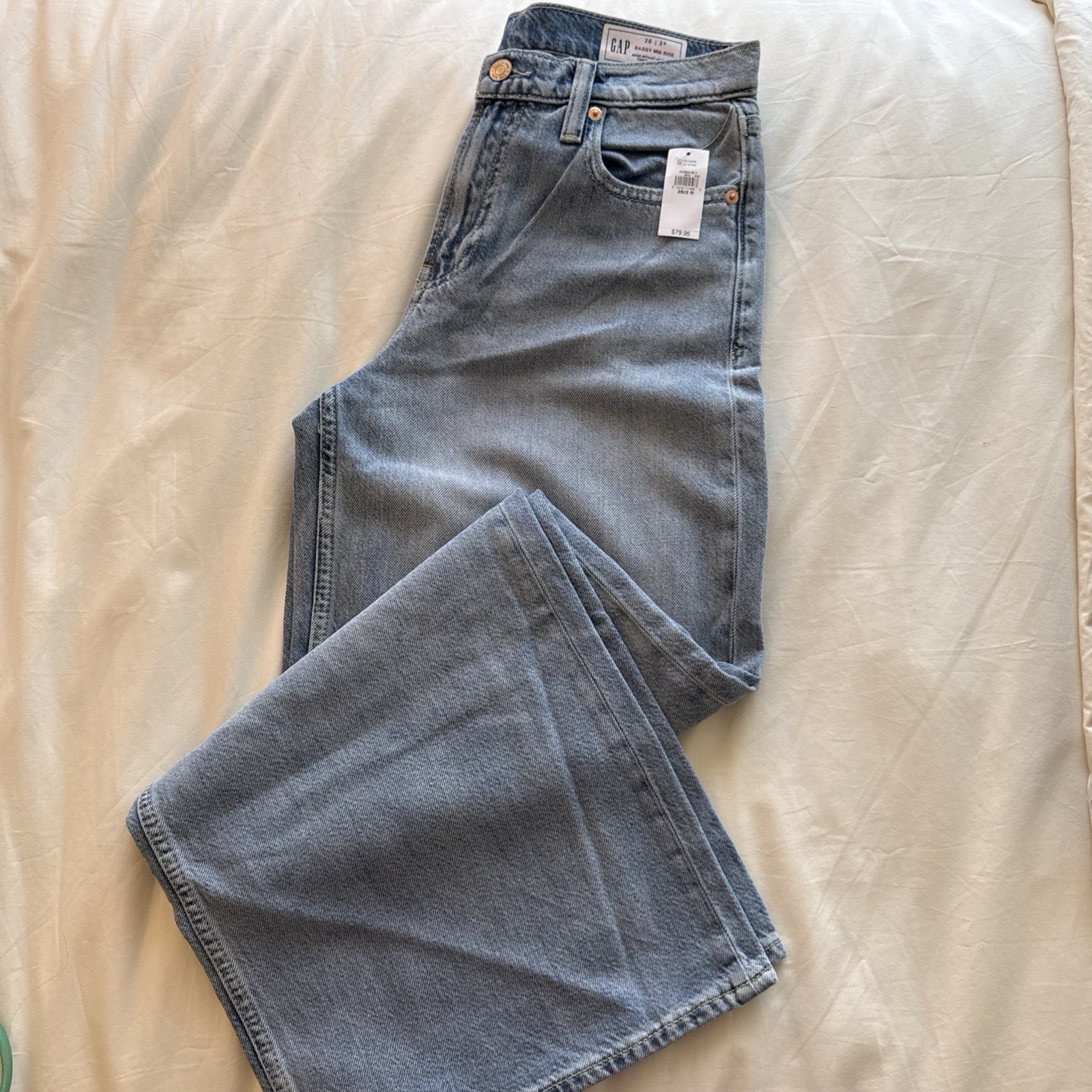 NWT Gap Baggy Mid Rise Jeans | Ultra Soft Denim | Size 2/ 26 Regular| Wide Leg