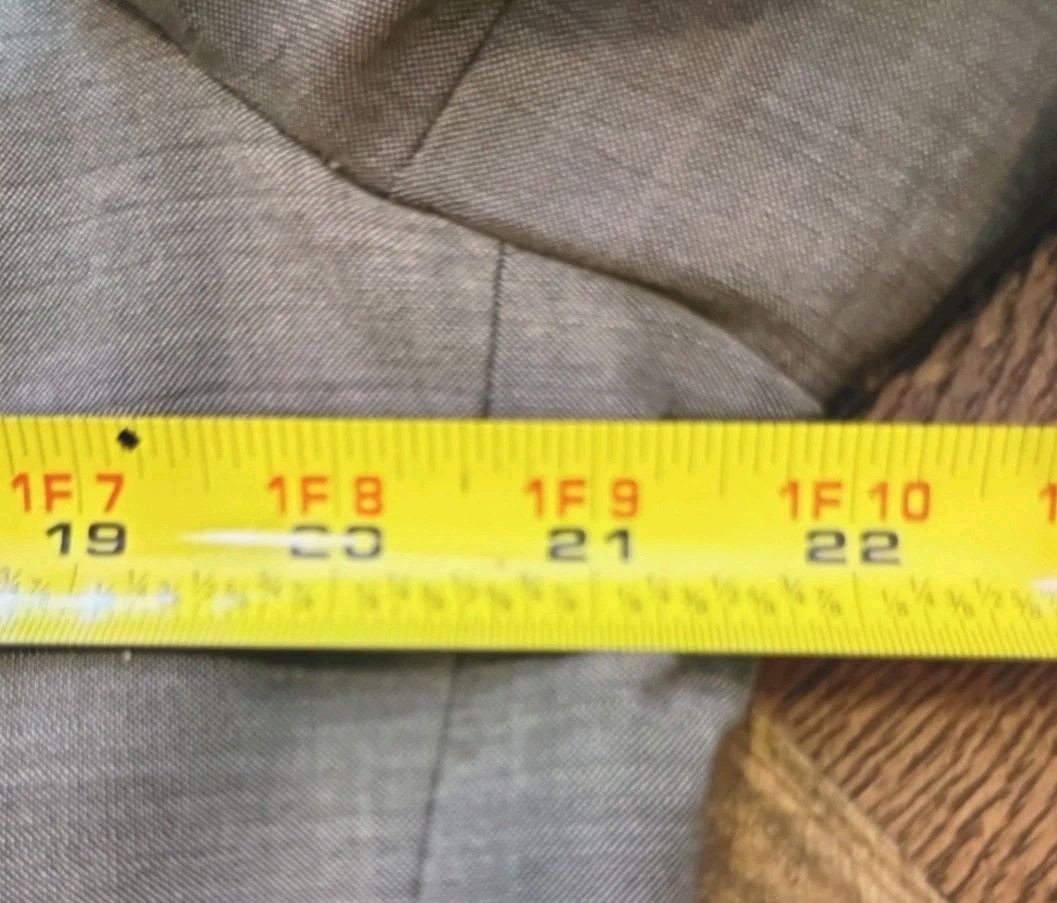 HUGO BOSS Men’s Gray Virgin Wool Single-Breasted Suit Jacket 42L Double-Vented