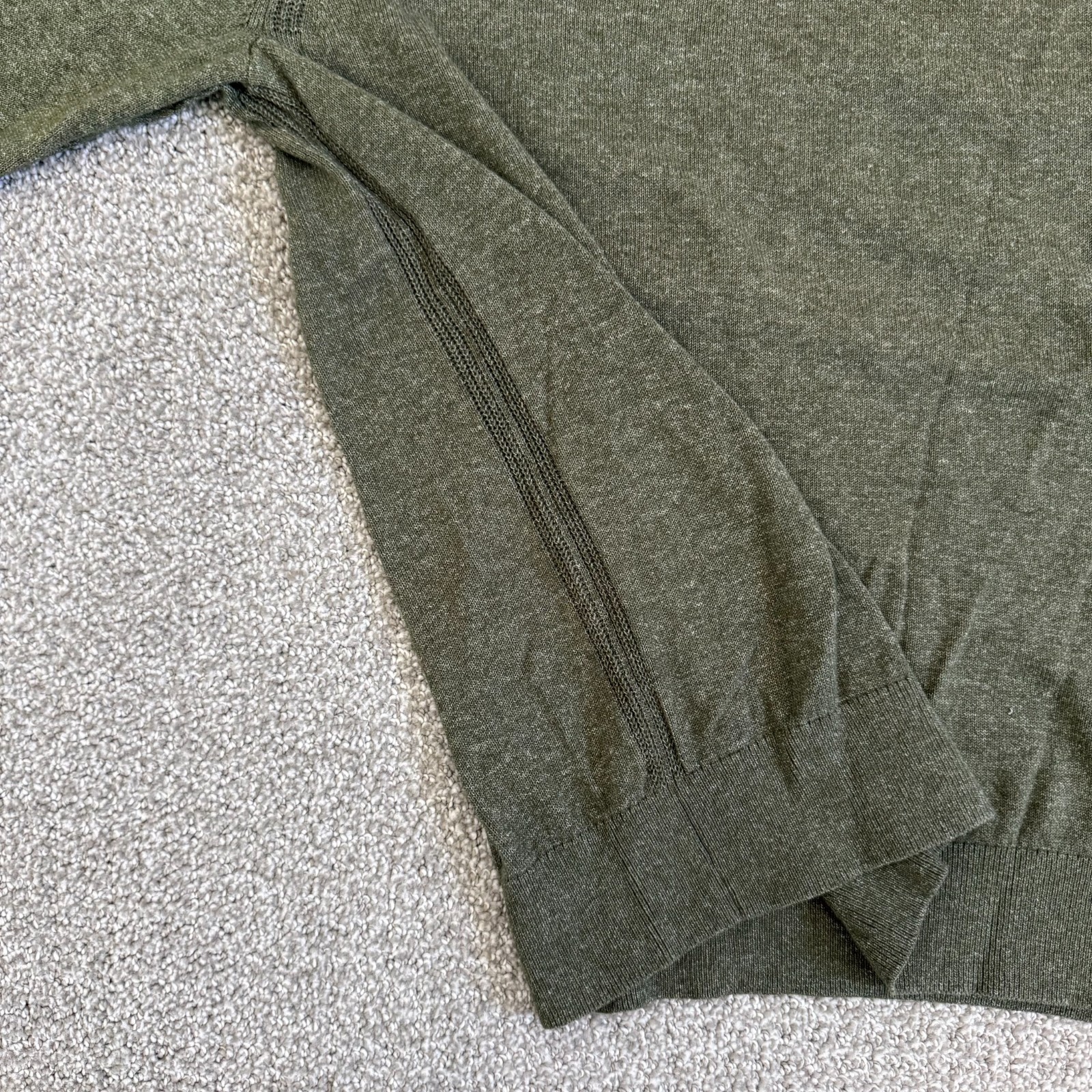 Lot of 2 Banana Republic Heather Cotton Yarn V-Neck Sweaters Men’s L Blue Green
