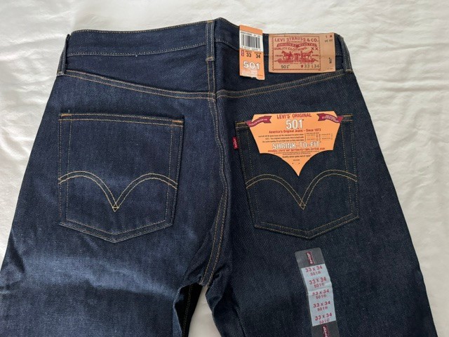 Levi’s Men’s 501 Original Shrink to Fit Denim Button Fly Classic Rise Jeans