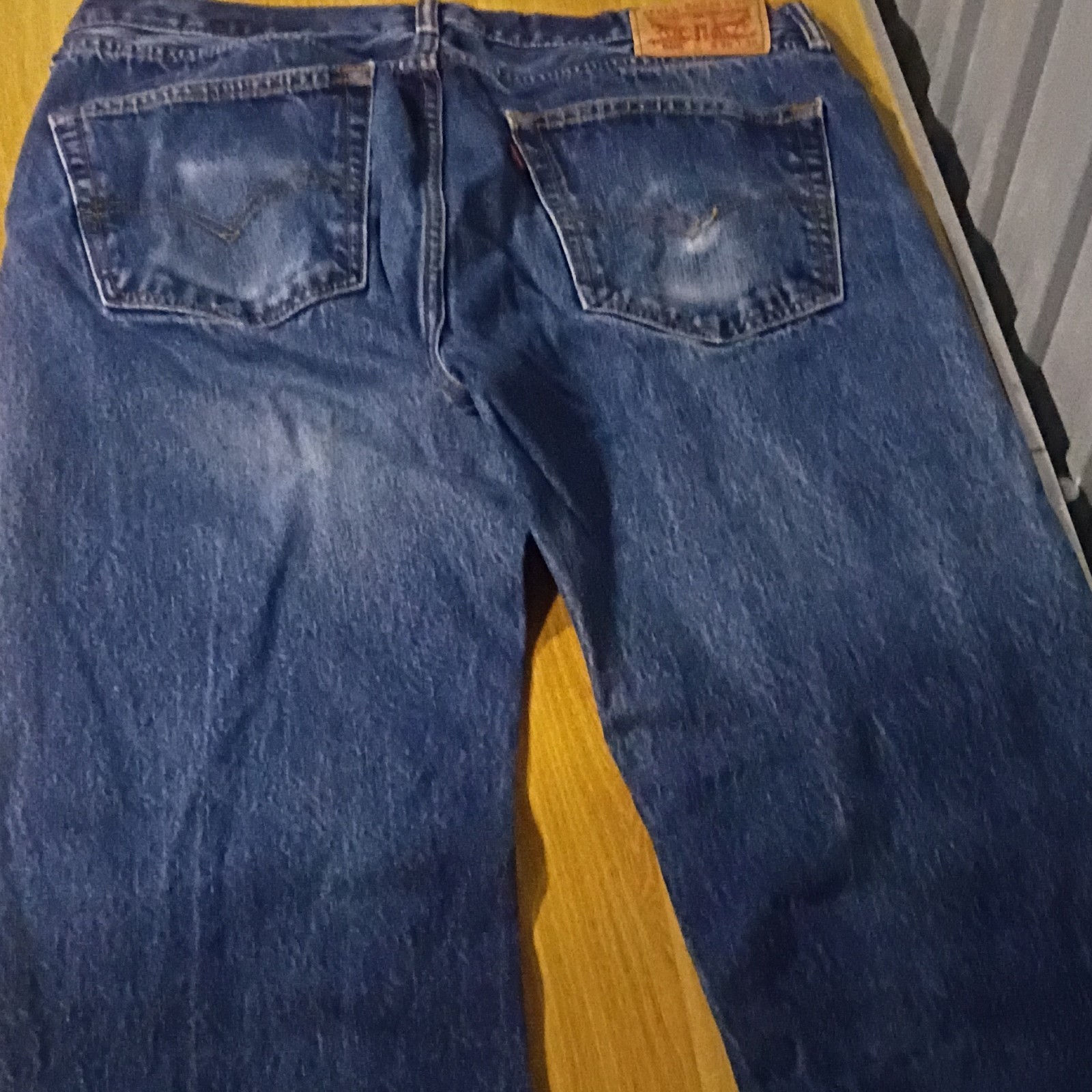 Levi’s 500 Series Straight Leg Blue Medium Wash Denim Jeans Men 5-Pocket