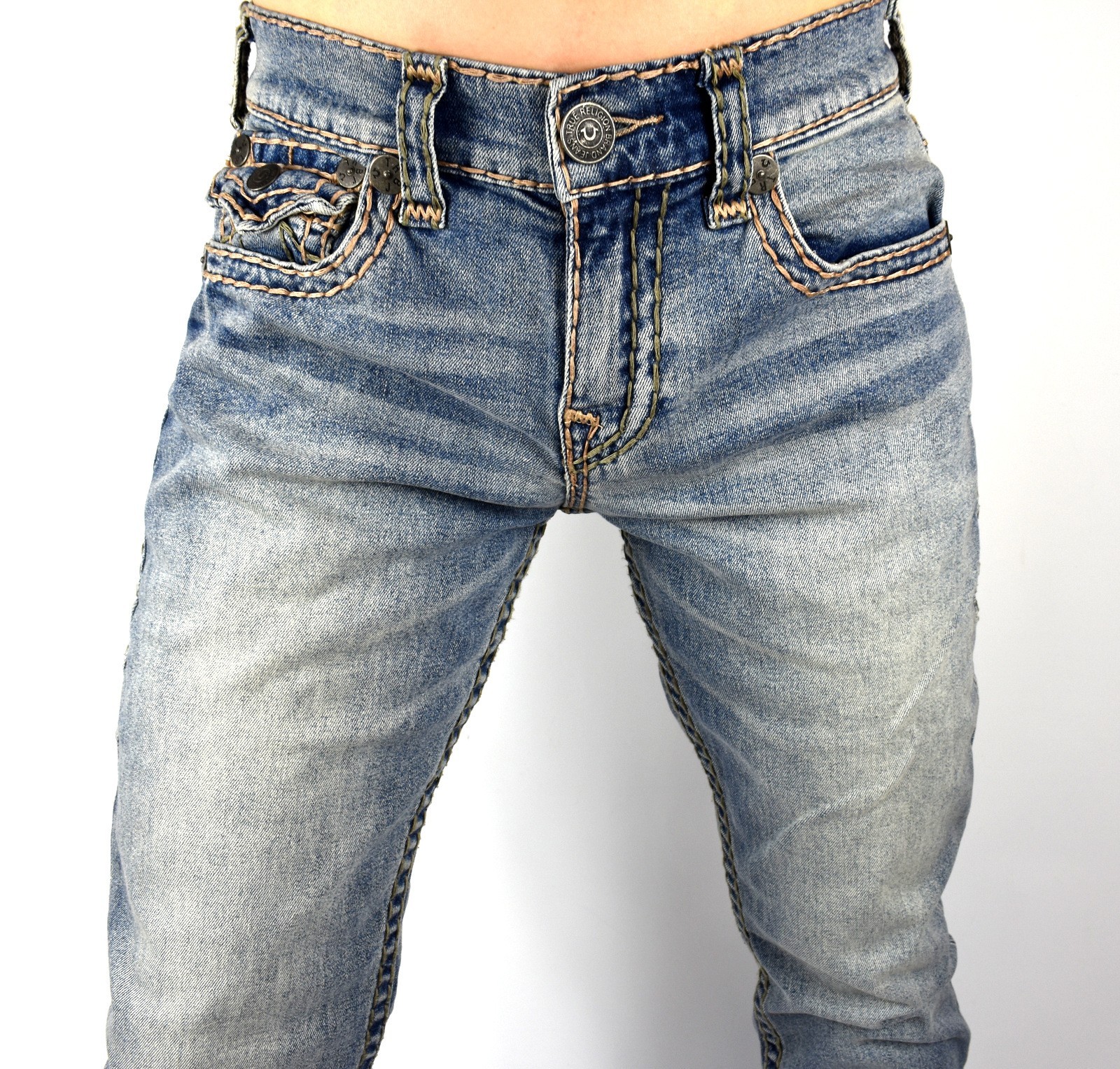 True Religion Men’s Ricky Relaxed Straight Super T Jeans 32″ Inseam – 109561