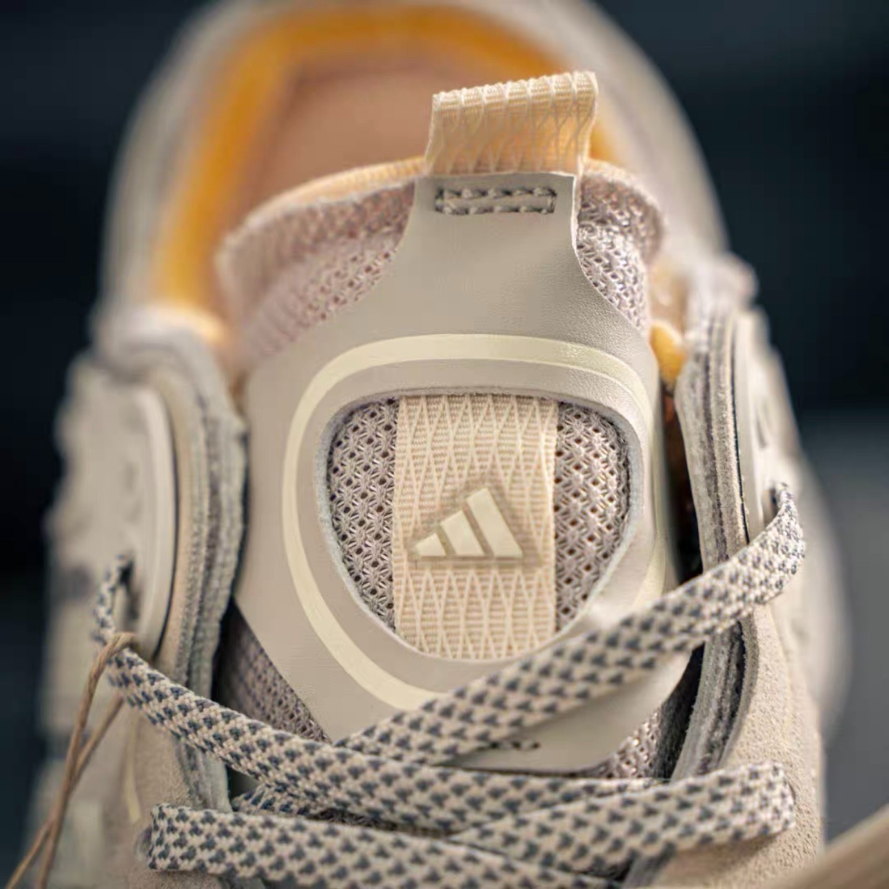 adidas XLG Runner Deluxe Wonder Beige JR9632