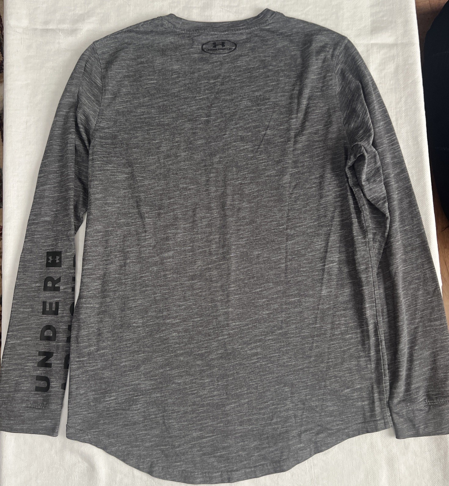 Under Armour Heat Gear Women’s Sz S Loose Fit Athletic Long Sleeve Top Dark Gray