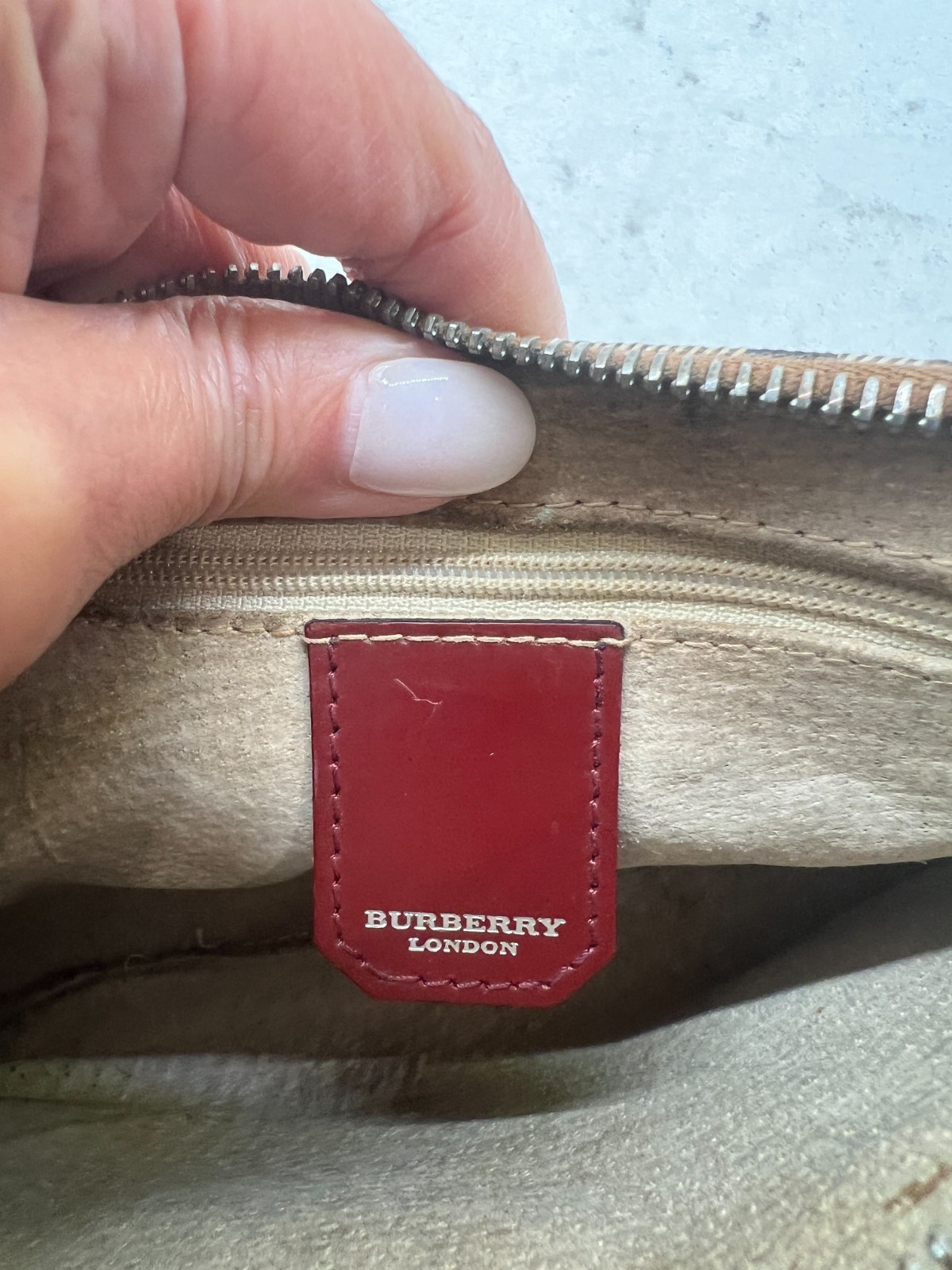 Vintage Burgandy Burberry Pouchette w/matching kisslock wallet ExUC
