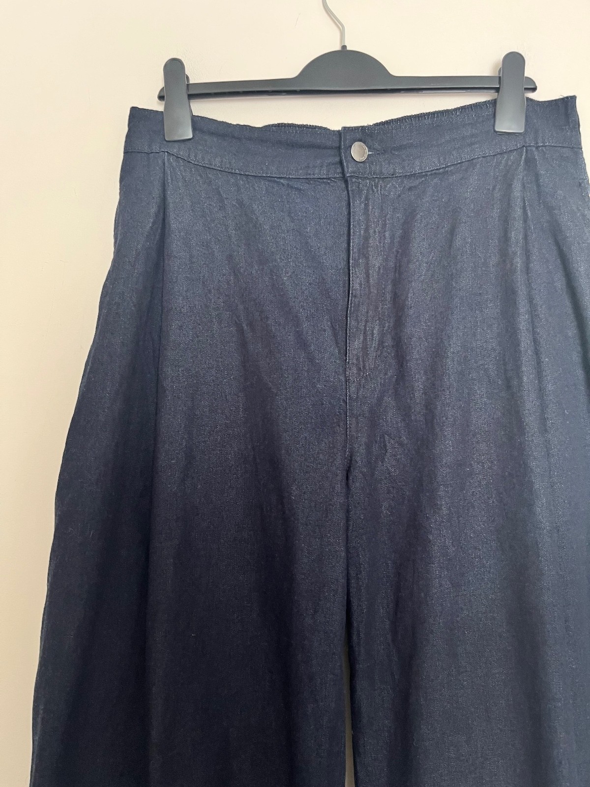 Amisu Dark Blue Barrel Leg Denim Trousers. Size 42.