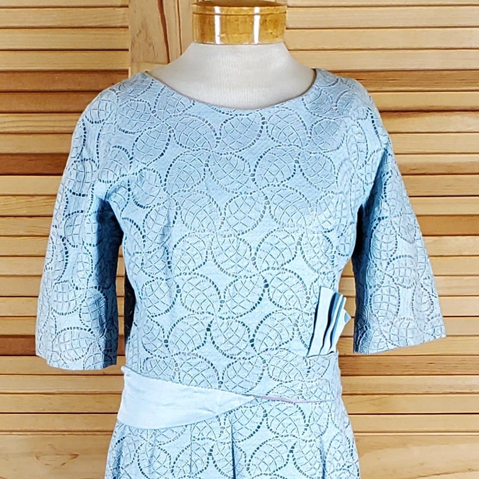 Vintage 50s 60s blue lace dress Chest 38 Waist 30 mesh lined mob