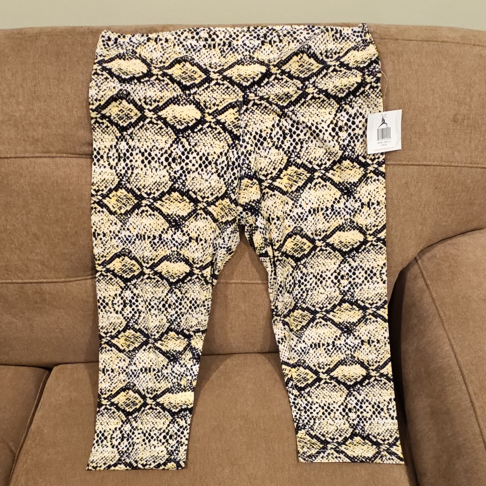 Sexy Basics Anywear Snake Print Capri Leggings XL High Rise Stretch Yoga