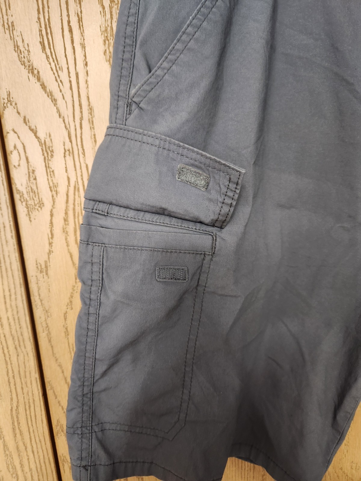 Wrangler ATG Men’s Gray Cargo Shorts Canvas Cotton/Nylon/Elastane Zip