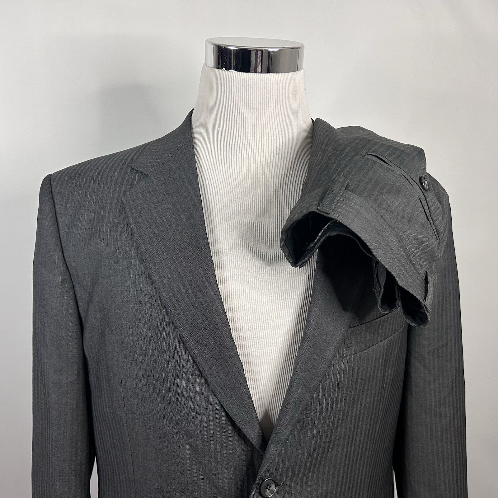 Joseph Abboud 44S Suit 34×28 100% Wool Gray Herringbone Two Button Double Vented