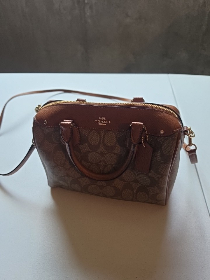 Coach Signature Zip Top Satchel Brown/Tan Gold Hardware Detachable Strap Charm