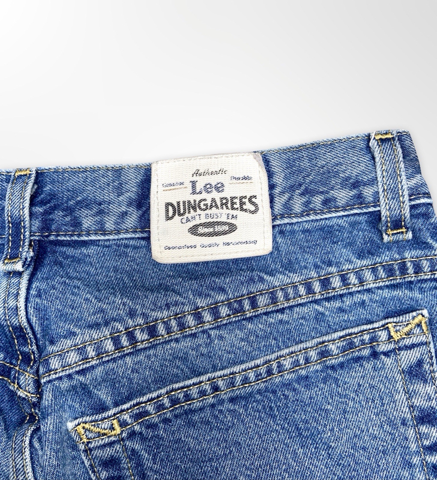 Vintage Lee Can’t Bust Em Jeans – Men’s Size 31×32 – Donut Button Union Made USA