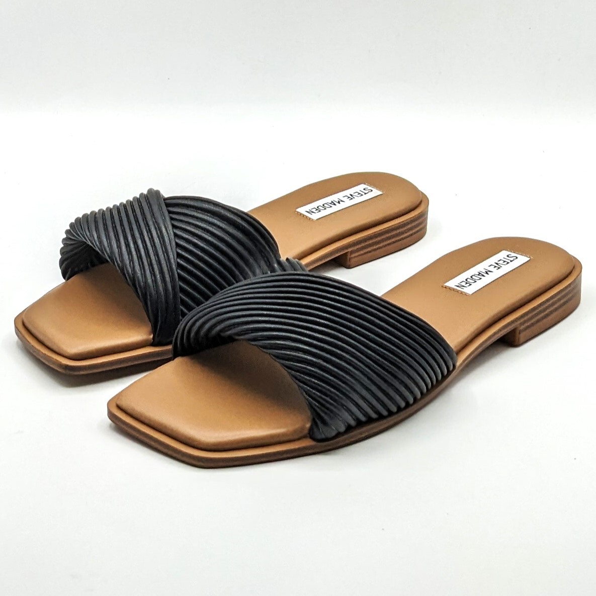 Steve Madden’s LIMITT Women’s Cross Textured Black Leather Flat Mule Sandal NEW