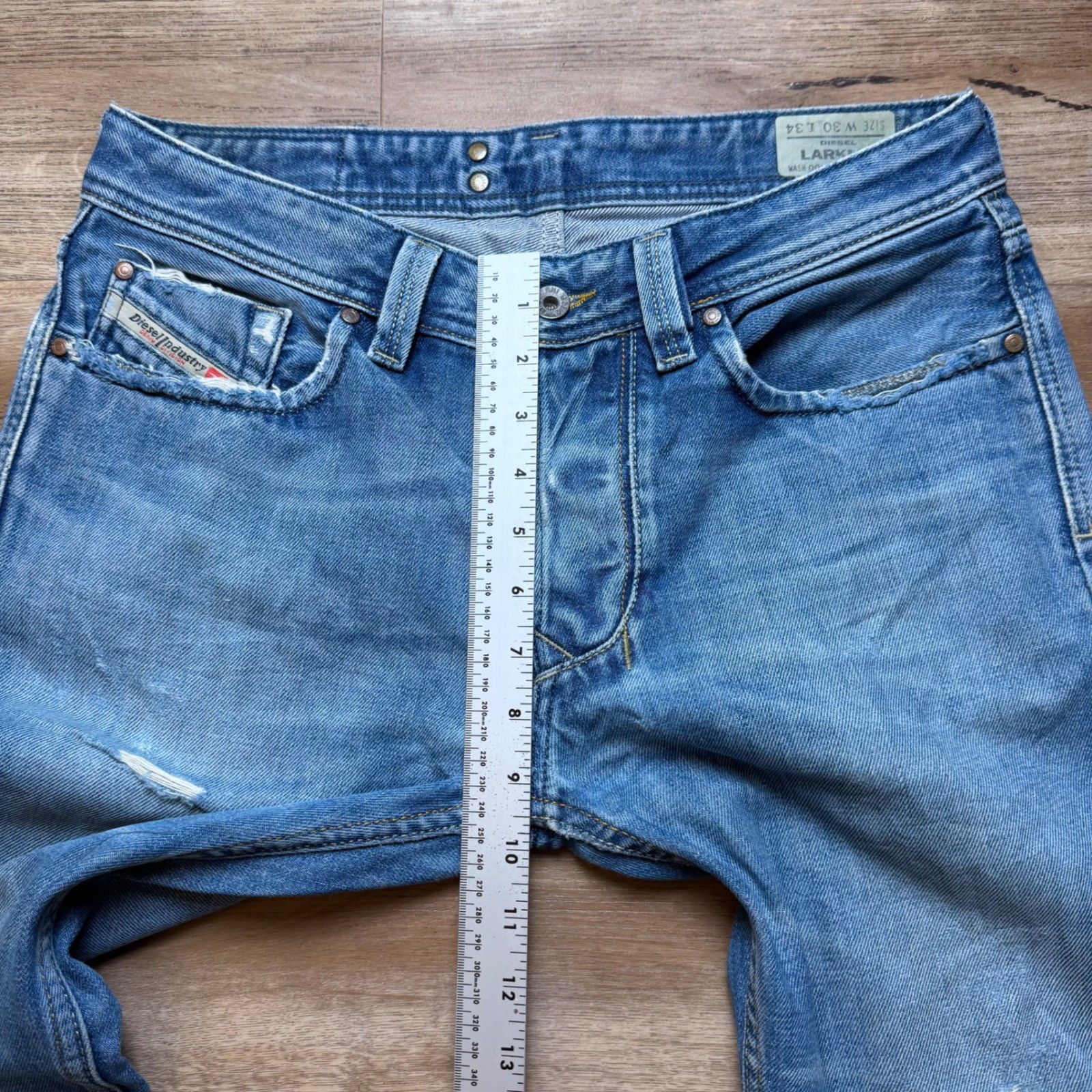 Diesel Larkee Jeans Mens 30×31 Blue Light Wash Distressed Straight Leg 008AT Y2K