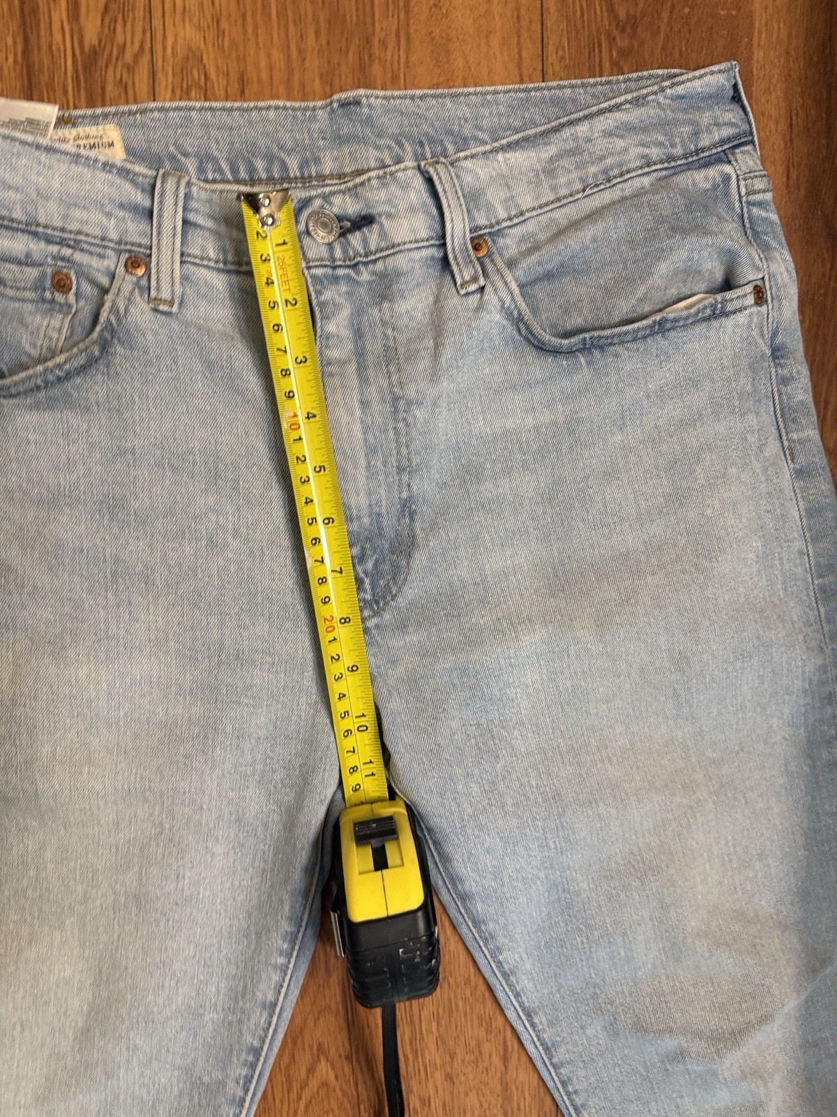 Levi’s Premium Men’s Light Wash Tapered Mid Rise Denim Big E zipper fly