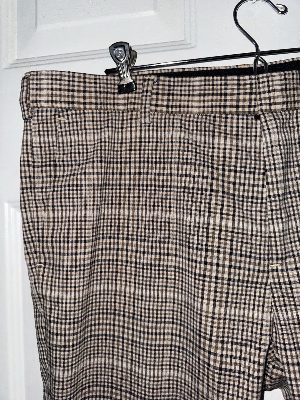 H&M Men’s Skinny Fit Plaid Dress Pants Beige/Black Button Closure 36″