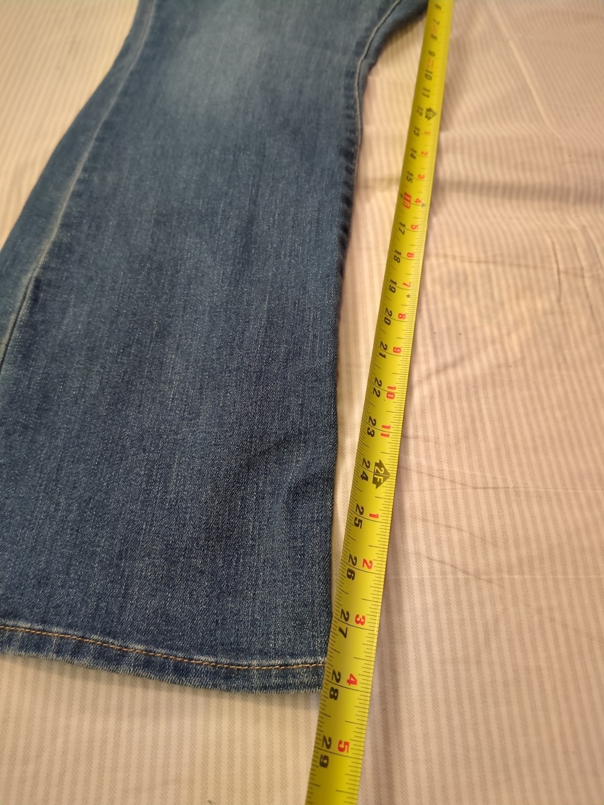 Signature By Levi Strauss Size 20M Women’s Denim Jeans Boot Cut Mid Rise 35”x32”