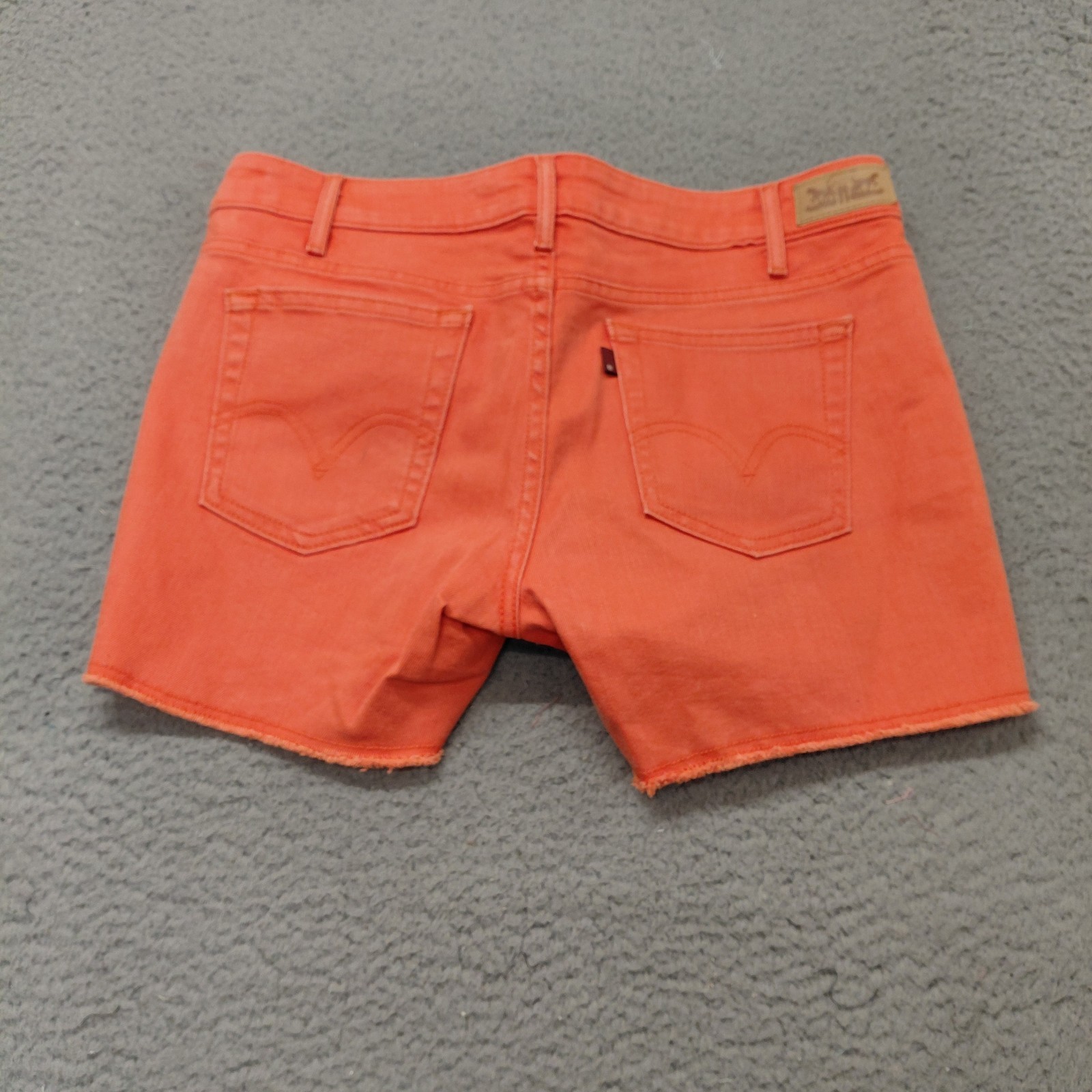 Levi’s Shorts Womens Size 10/30W Orange 98% Cotton 2% Elastane Zip 4 Pocket Cute