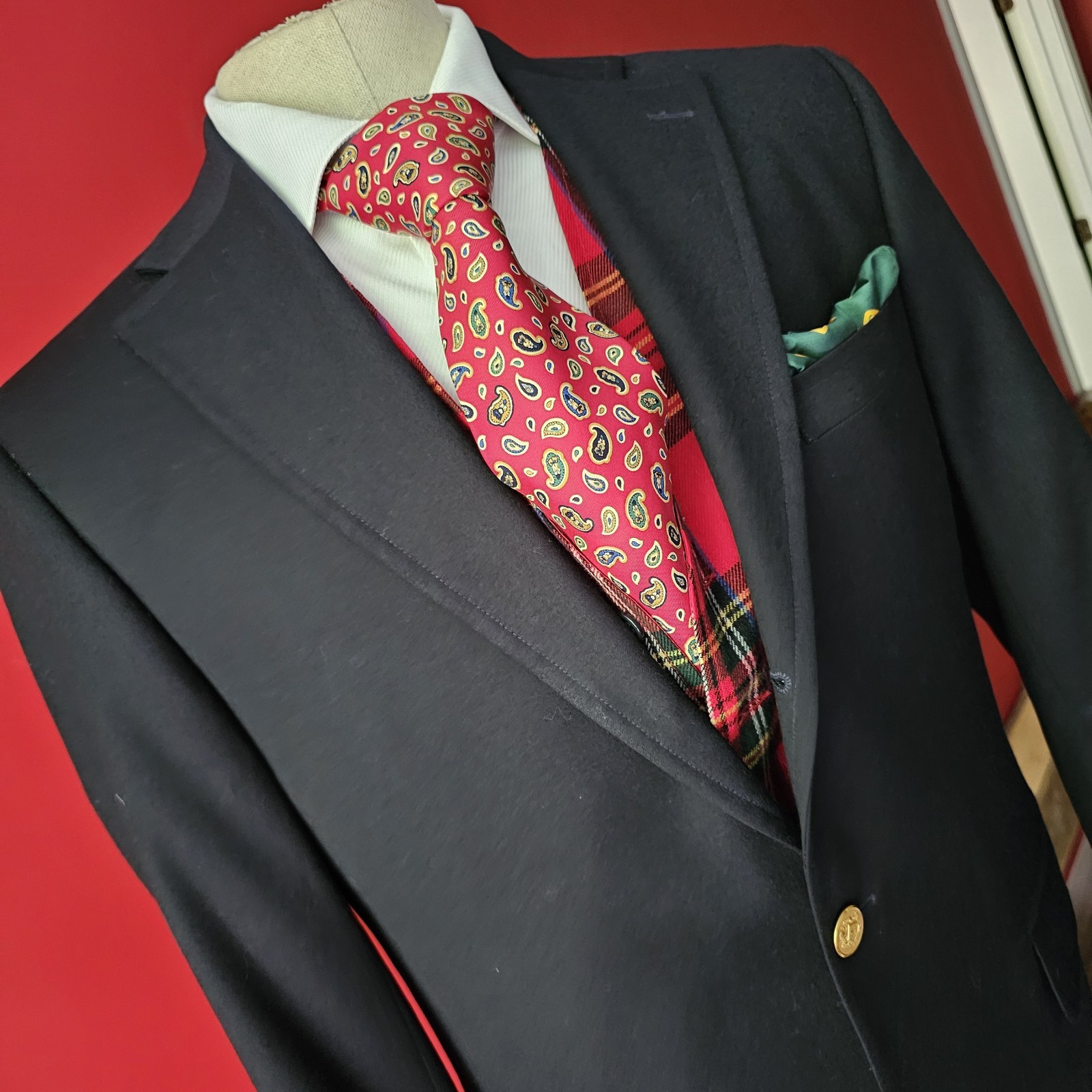 J PRESS PRESSTIGE – GOLD BUTTON IVY LEAGUE SPORT COAT – ROLLED LAPEL HOOK VENT