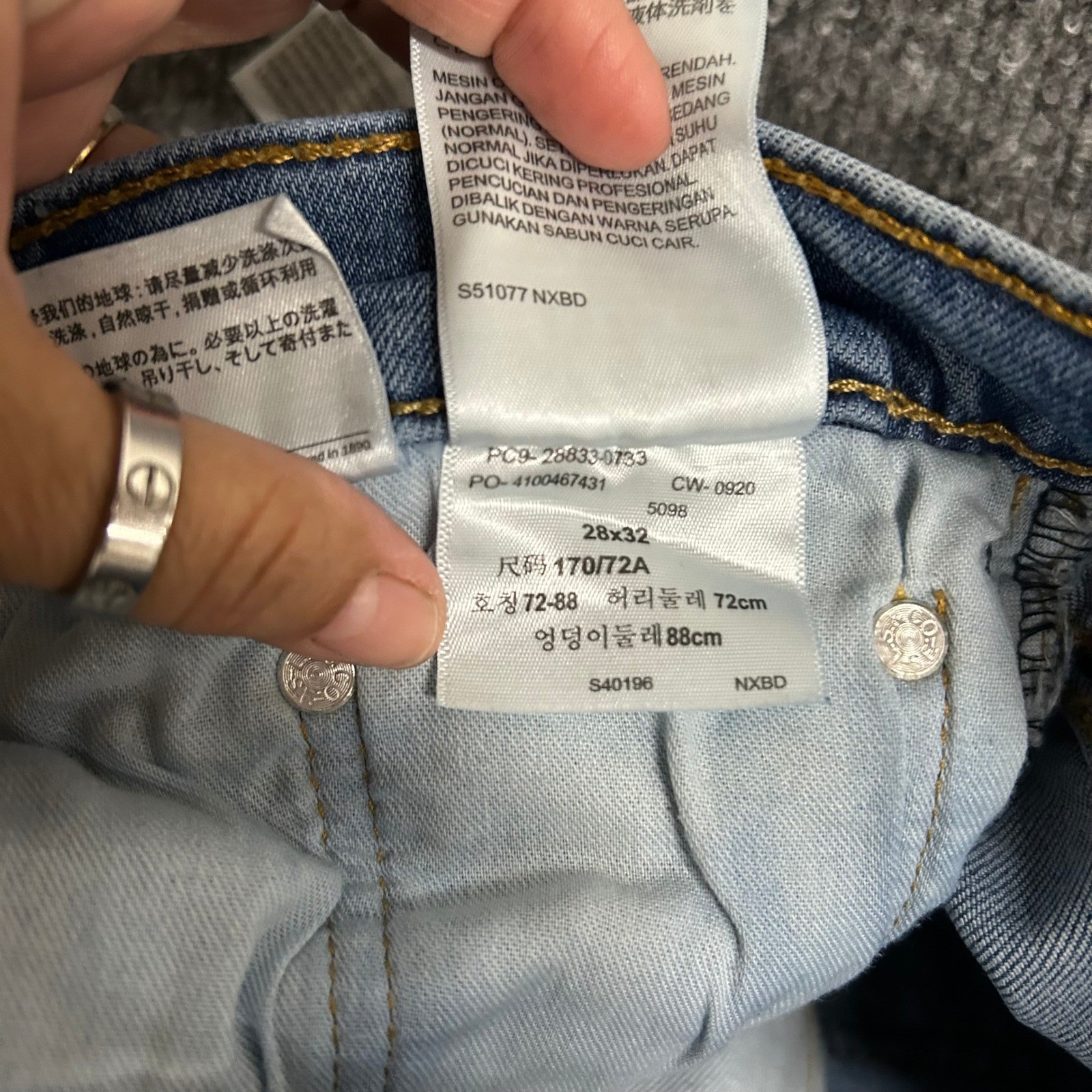 Levi’s Jeans Mens Size 28×32 512 Slim Taper Light Wash Blue Denim Streetwear