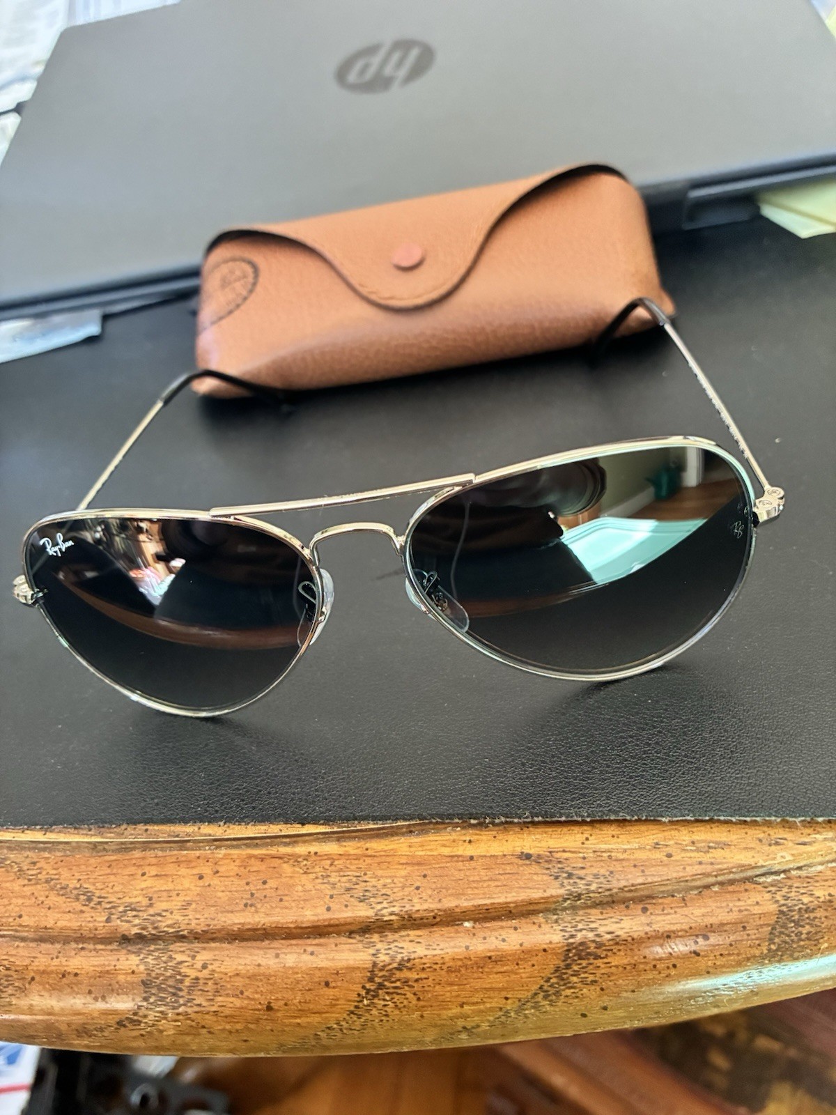 Ray-Ban Aviators RB3025 58mm. Silver Frame with Light Grey Gradient Lenses. New.
