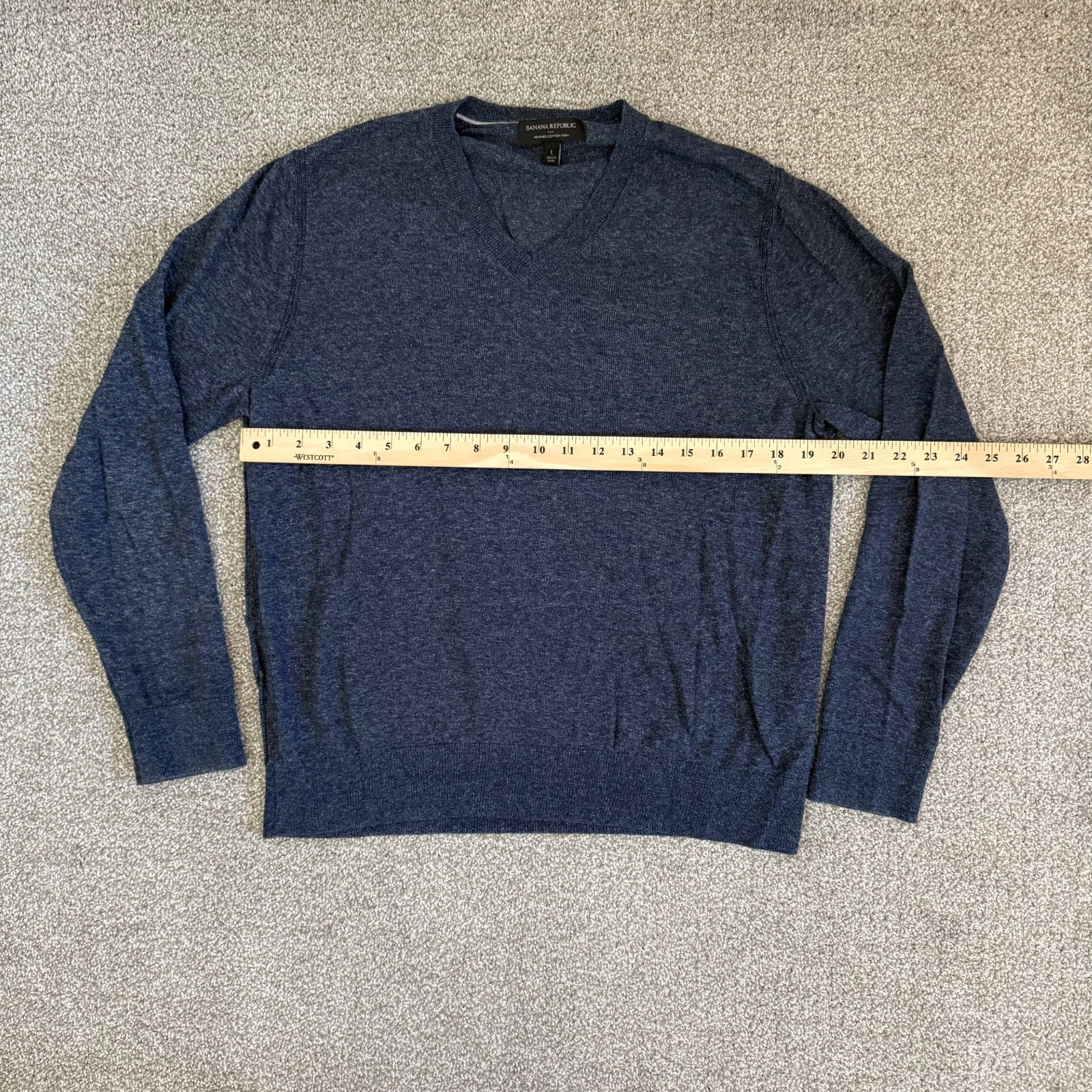 Lot of 2 Banana Republic Heather Cotton Yarn V-Neck Sweaters Men’s L Blue Green