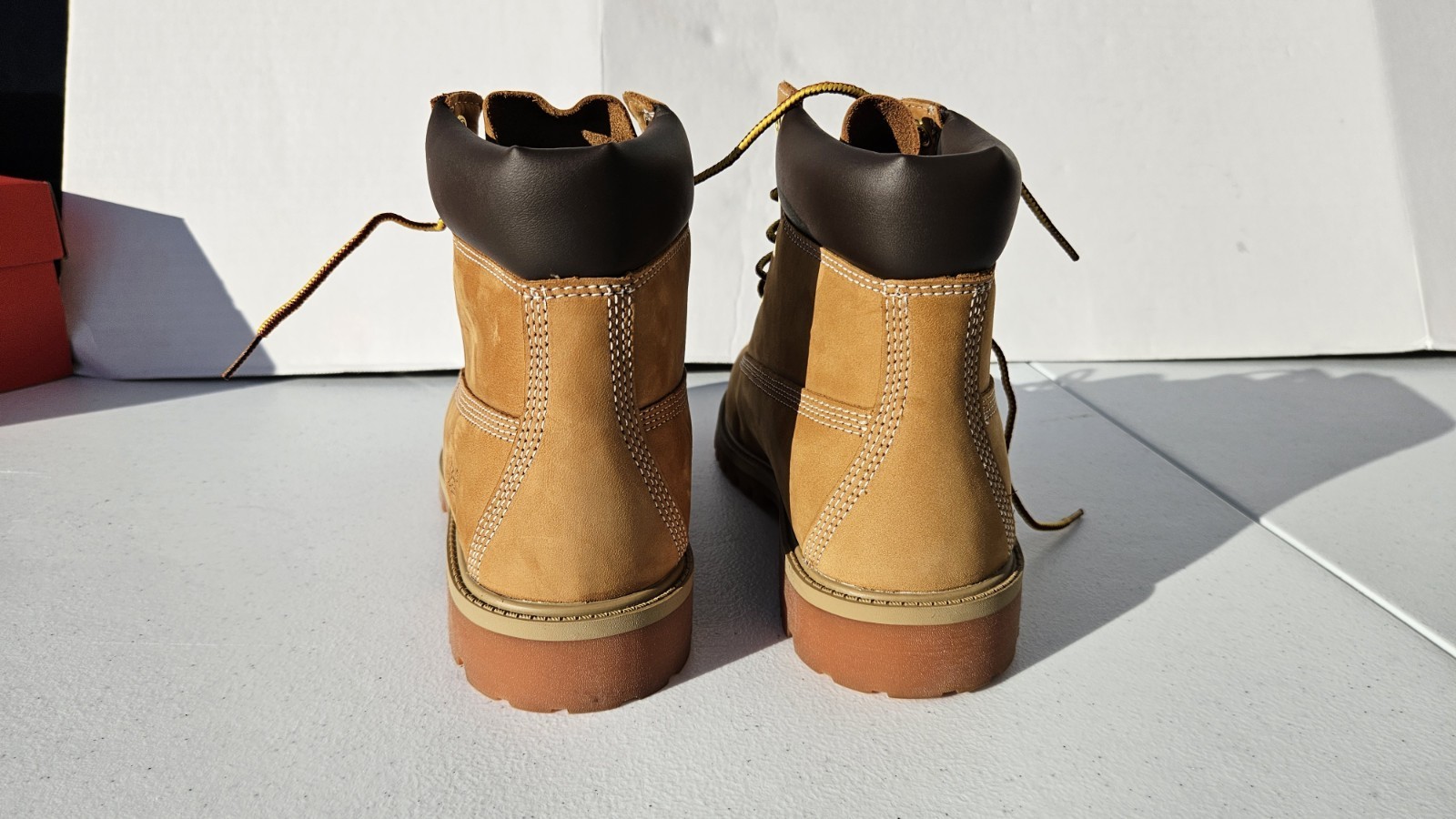 Timberland 6″ Premium Waterproof Boot Wheat Nubuck Size 7Y Ships TODAY