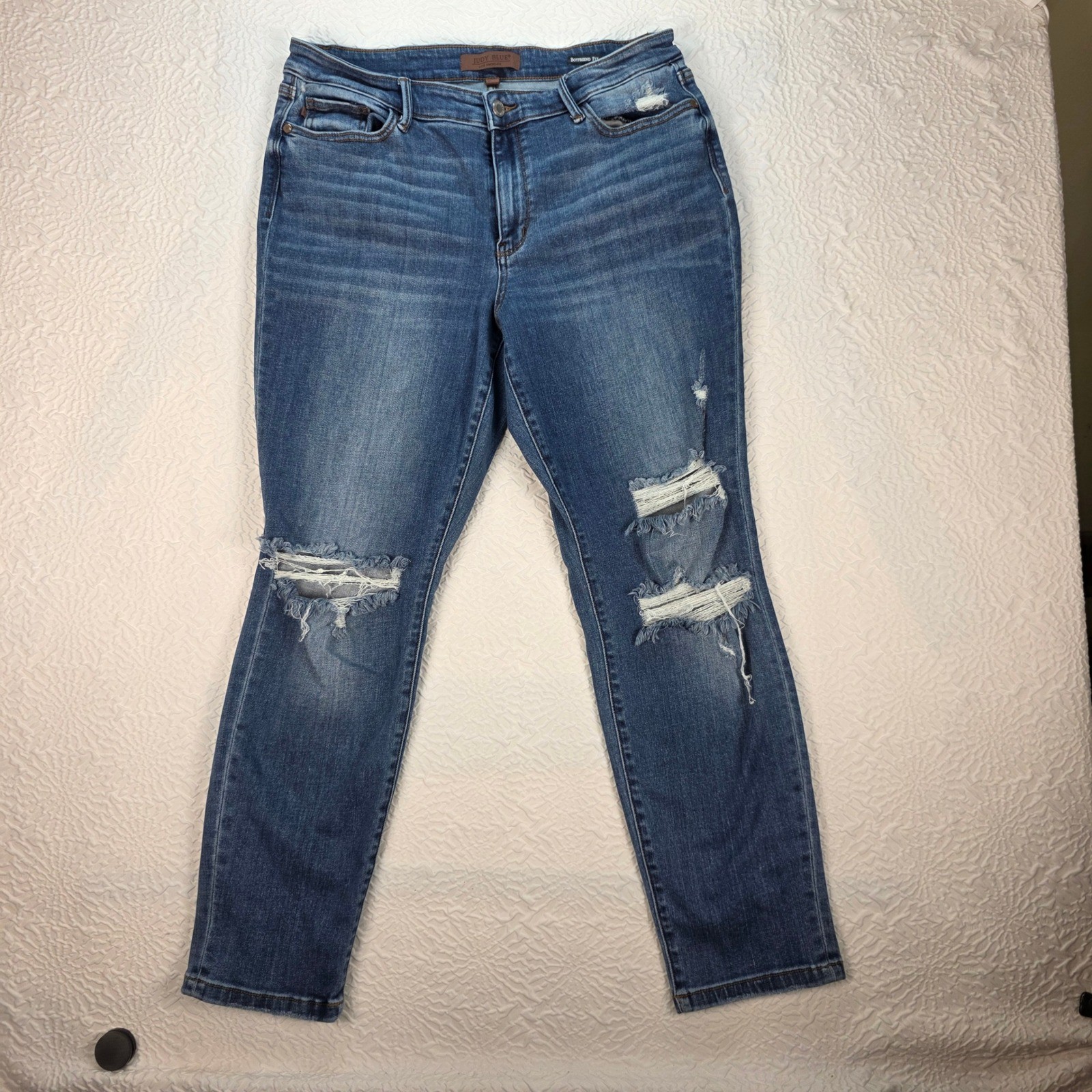 Judy Blue Boyfriend Fit Distressed Medium Wash Jeans Size 15/32 JB82663MD