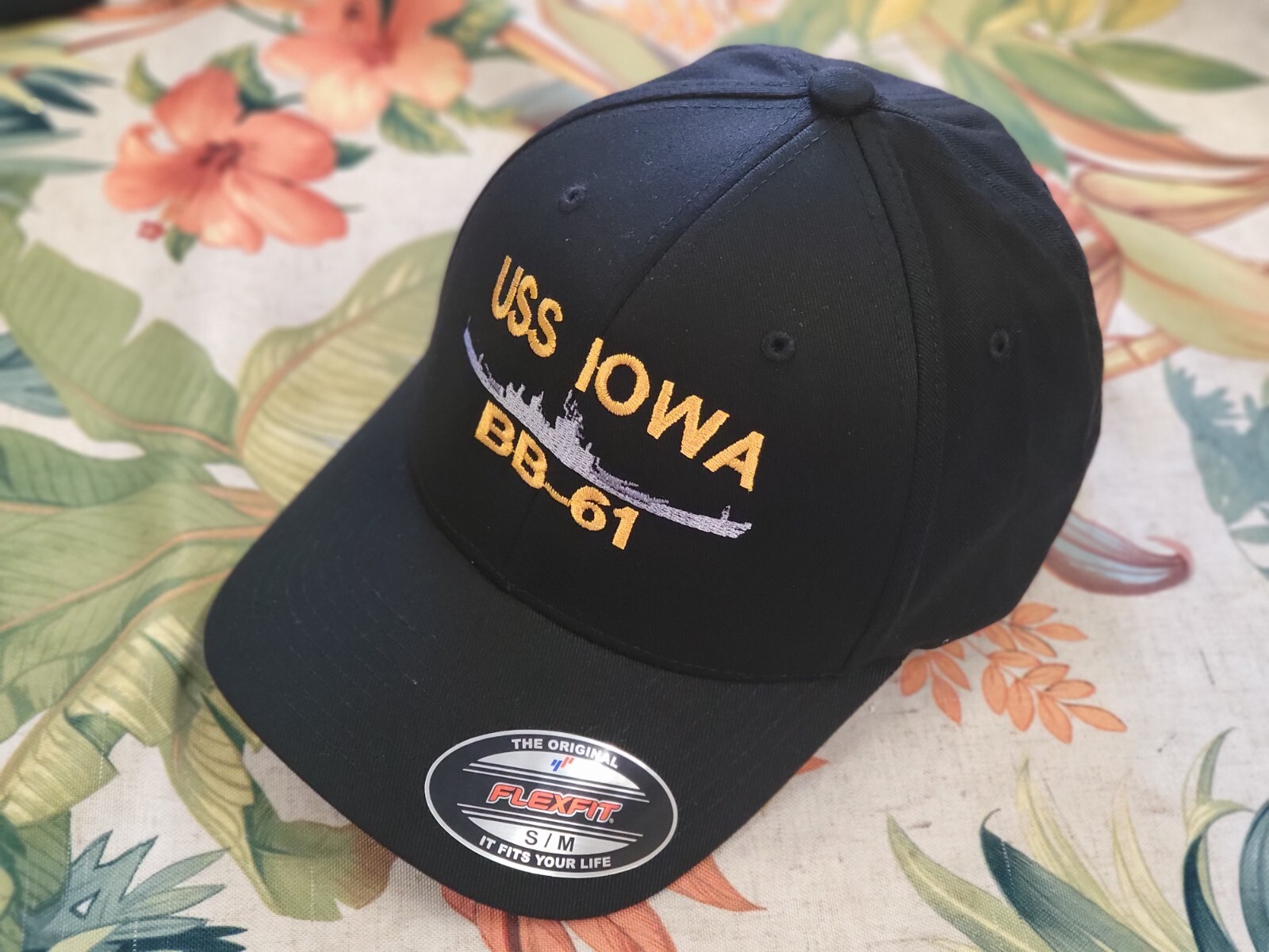 Uss bb-61 embroidered stretch flex fit baseball cap (size S/M, L/XL, XXL)