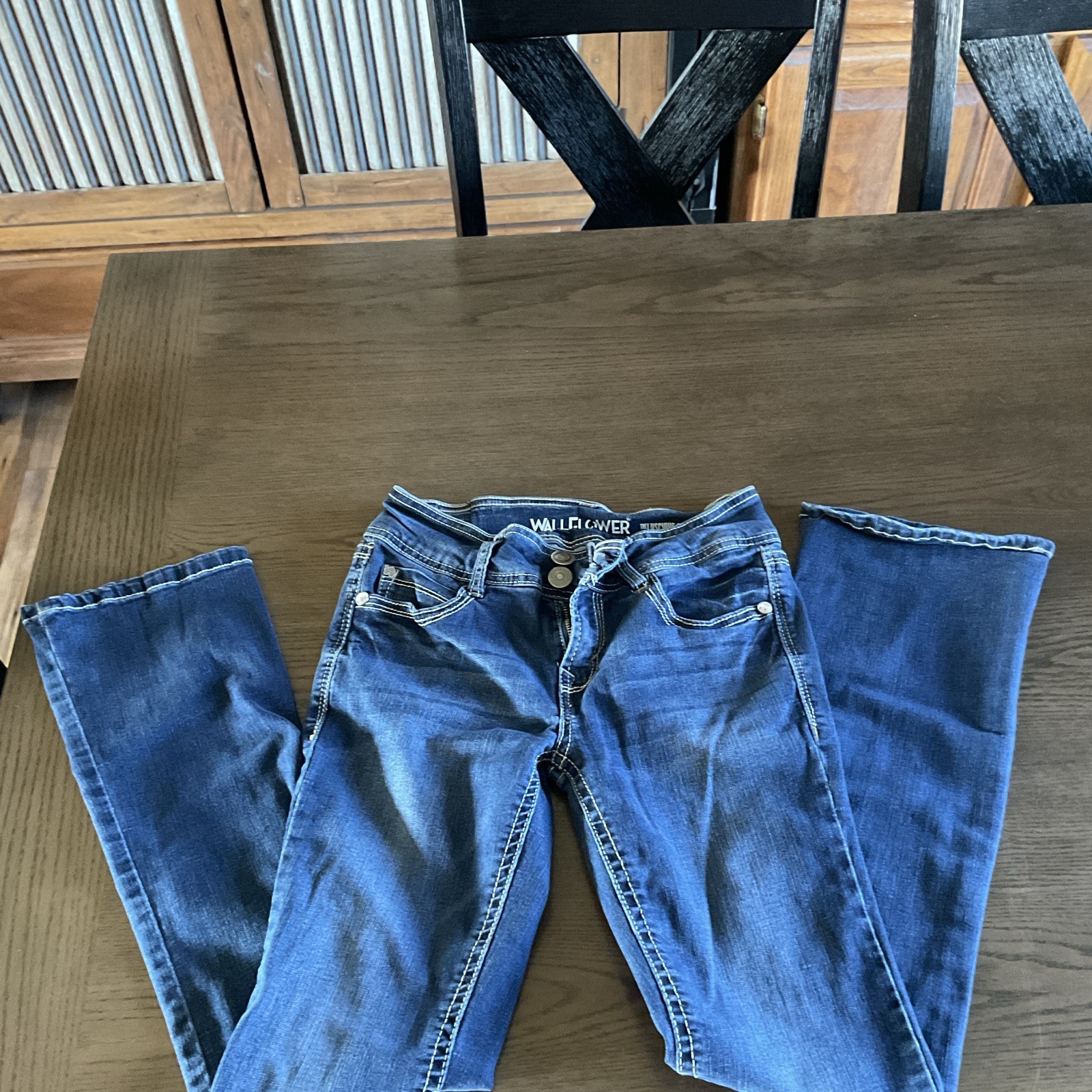 WallFlower Luscious Curvy Women’s Bootcut Jeans Blue Medium Wash Stretch Pockets
