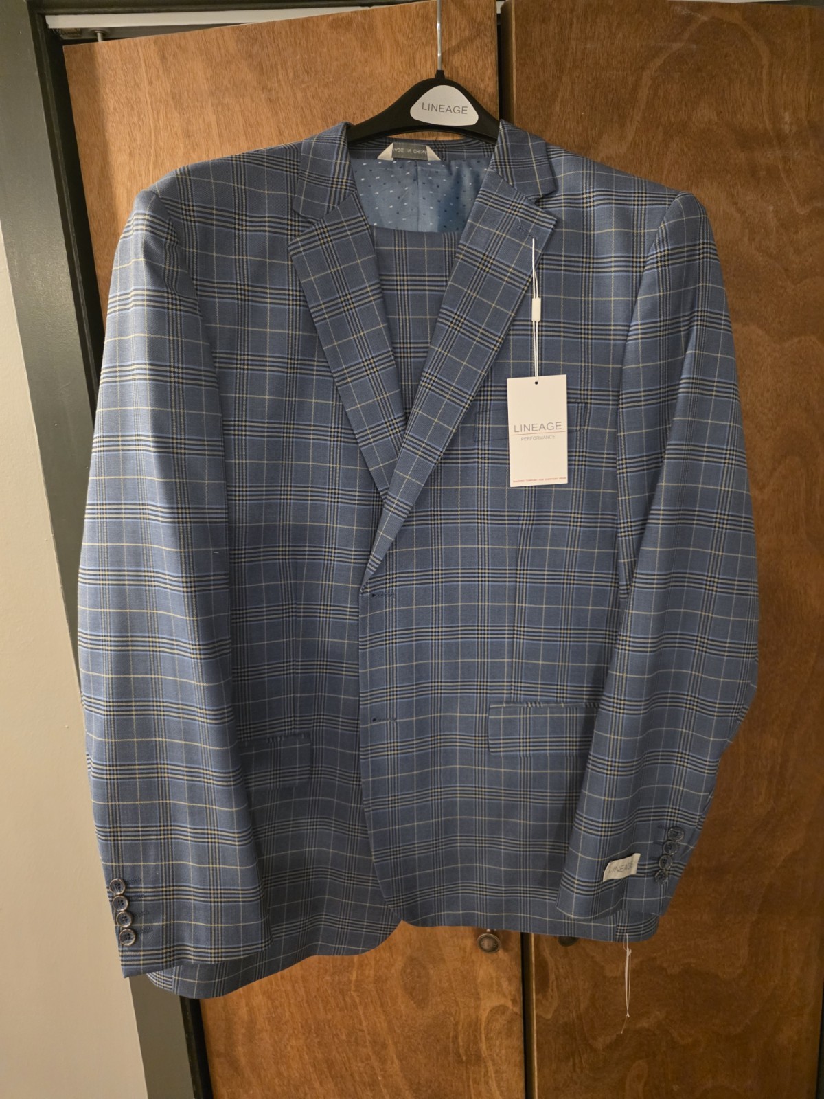 Lineage Plaid 48L Mens Suit