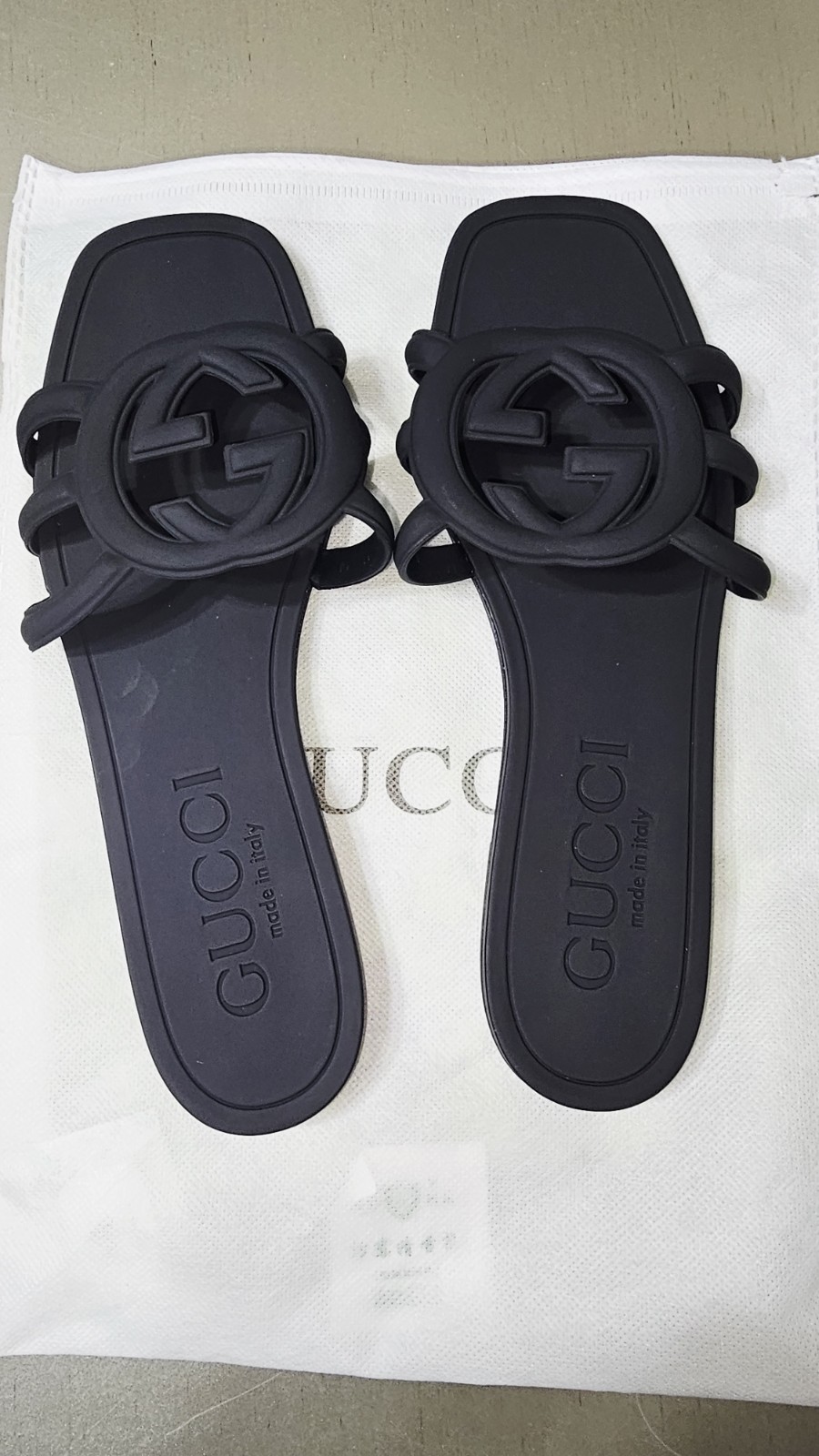 Gucci Women’s Black Rubber Slides Size 8